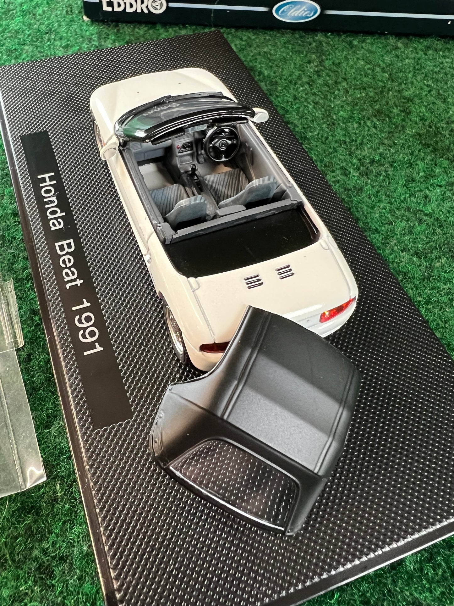 EBBRO Oldies - 1991 Honda Beat White Convertible 1/43 Scale Diecast