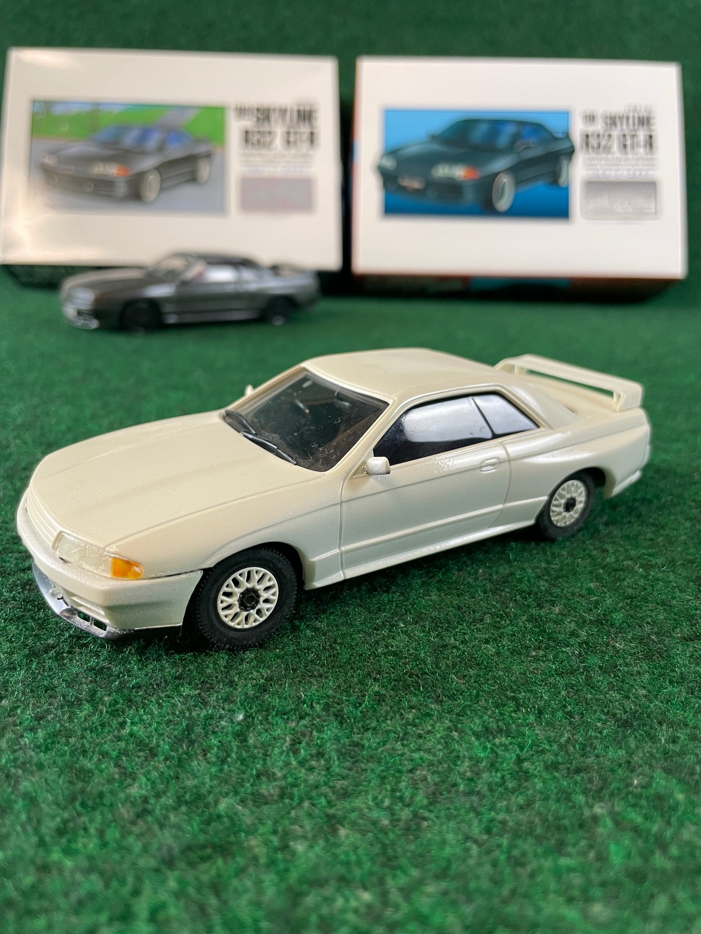 Owners Club - Nissan Skyline R32 GT-R Completed 1/32 Scale Plastic Model Cars