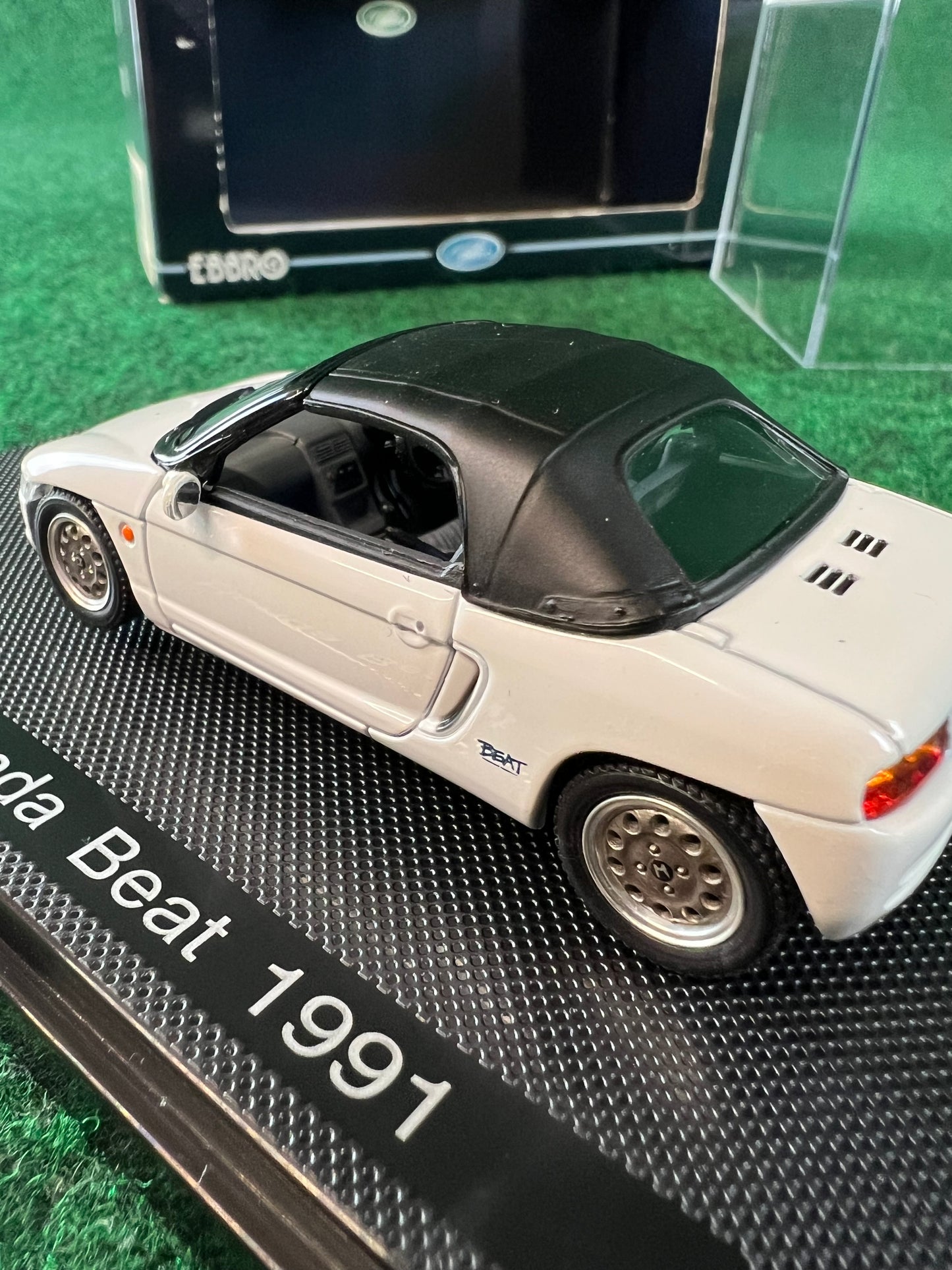 EBBRO Oldies - 1991 Honda Beat White Convertible 1/43 Scale Diecast