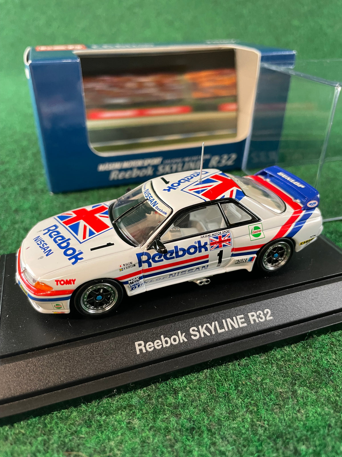 EBBRO TOMY Hasemi Motor Sport Reebok Nissan Skyline R32 GTR 1/43 Diecast