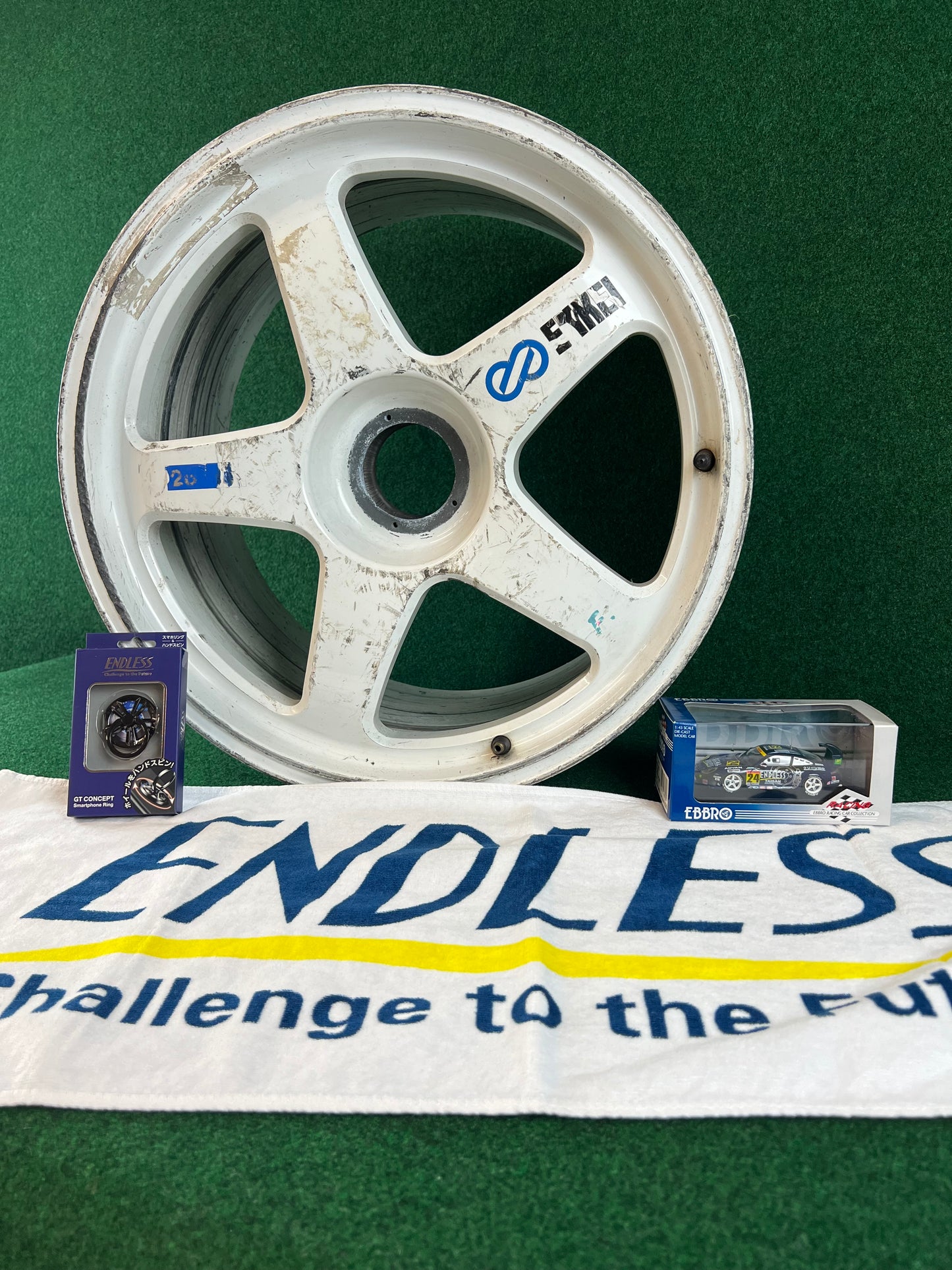 ENDLESS - 2004 Porsche 911 JGTC #26 Centerlock Race Wheel and Goods Set