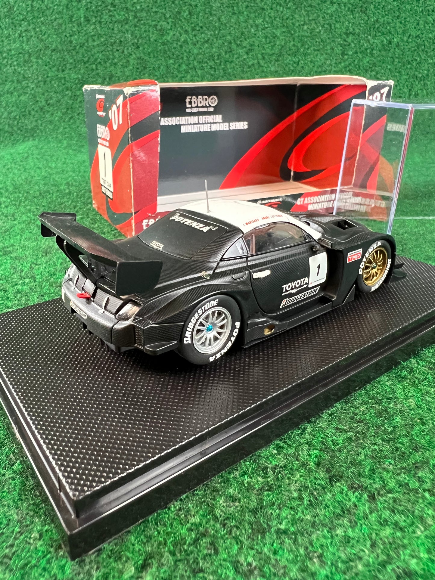 EBBRO - SuperGT 2007 Lexus SC SC430 Tom’s Test Car 1/43 Scale Diecast