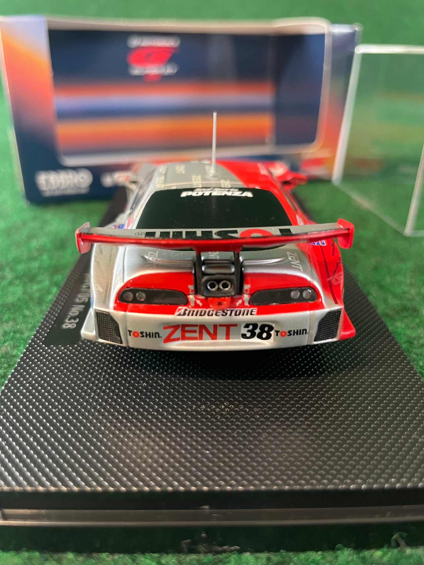EBBRO - ZENT CERUMO 2005 Toyota Supra GT500 SuperGT No.38 1/43 Scale Diecast