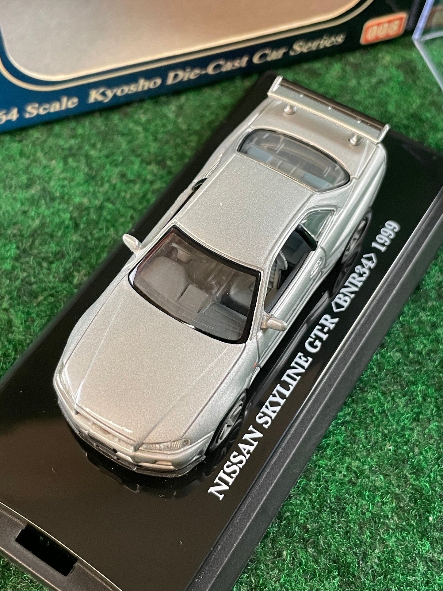KYOSHO - Beads Collection Silver 1999 Nissan Skyline R34 GT-R 1/64 Scale Diecast