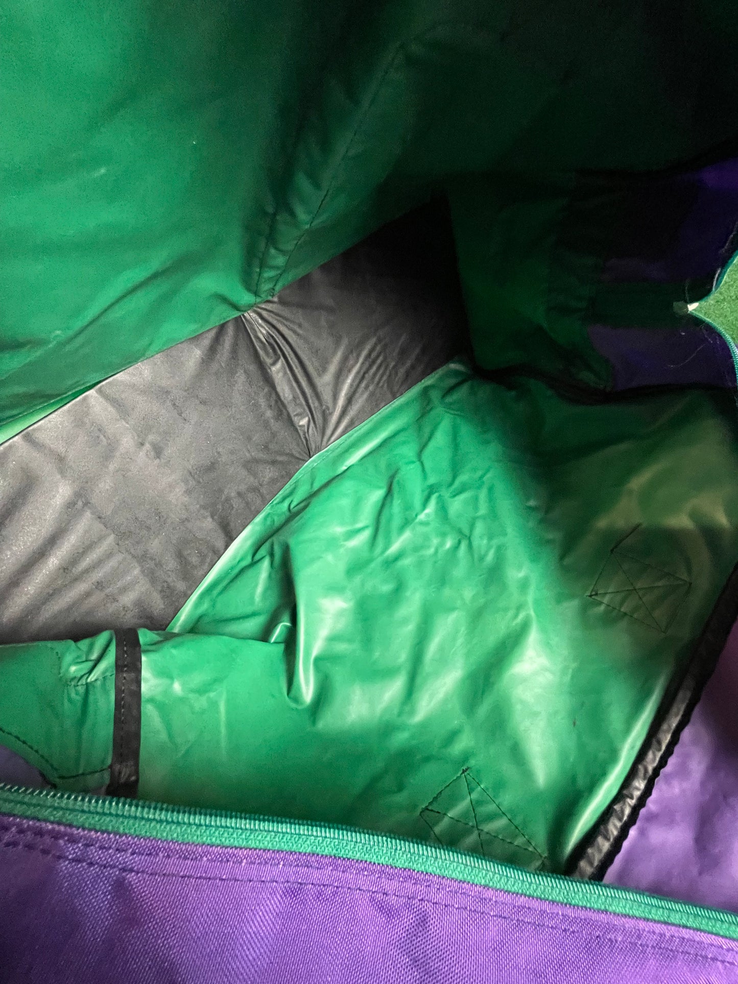 SUPER RACING 77 - Grand Prix Constructor’s History Vintage Duffle Bag