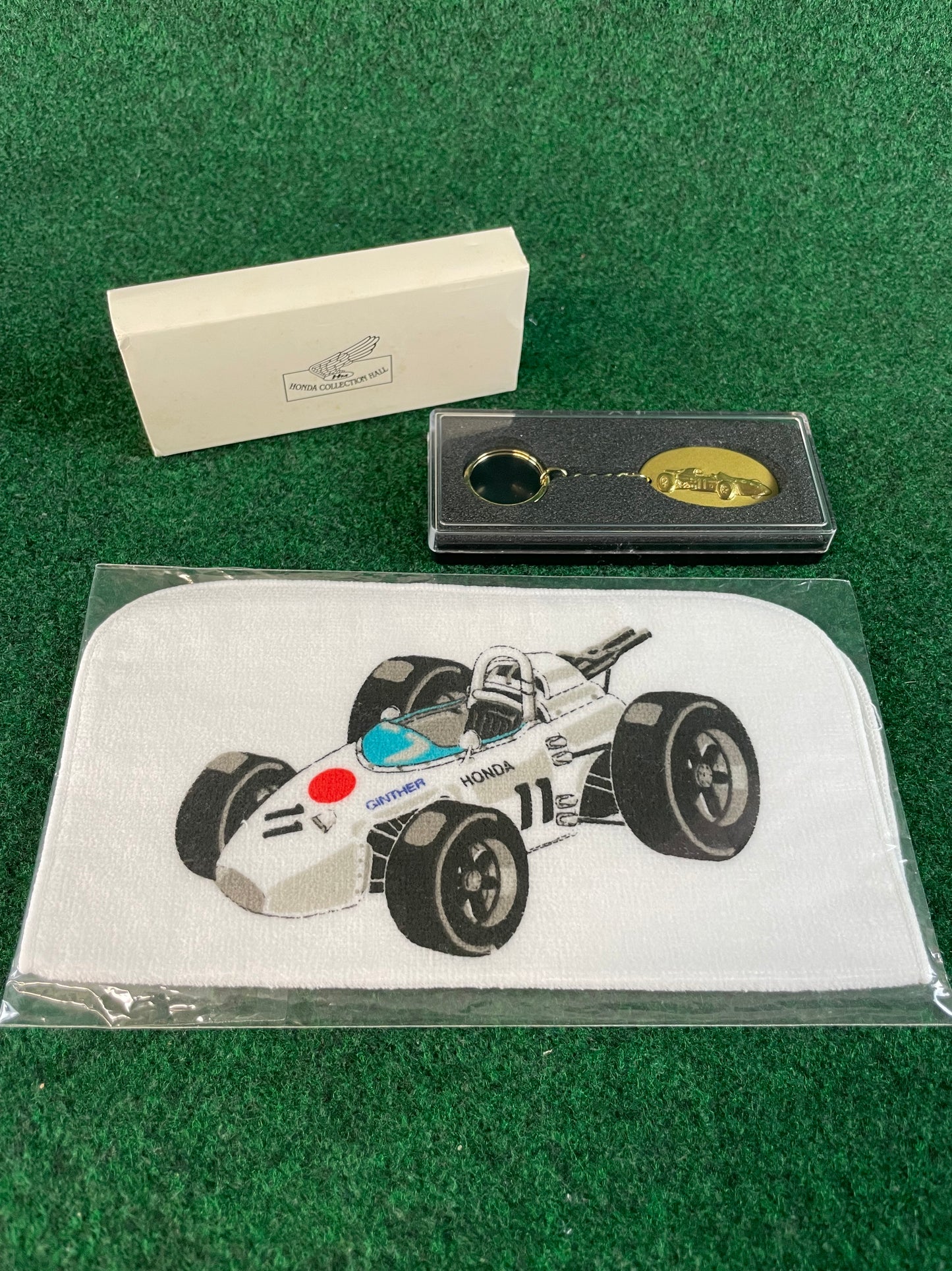Honda RA272 Honda Collection Gold Keychain and Towel Set