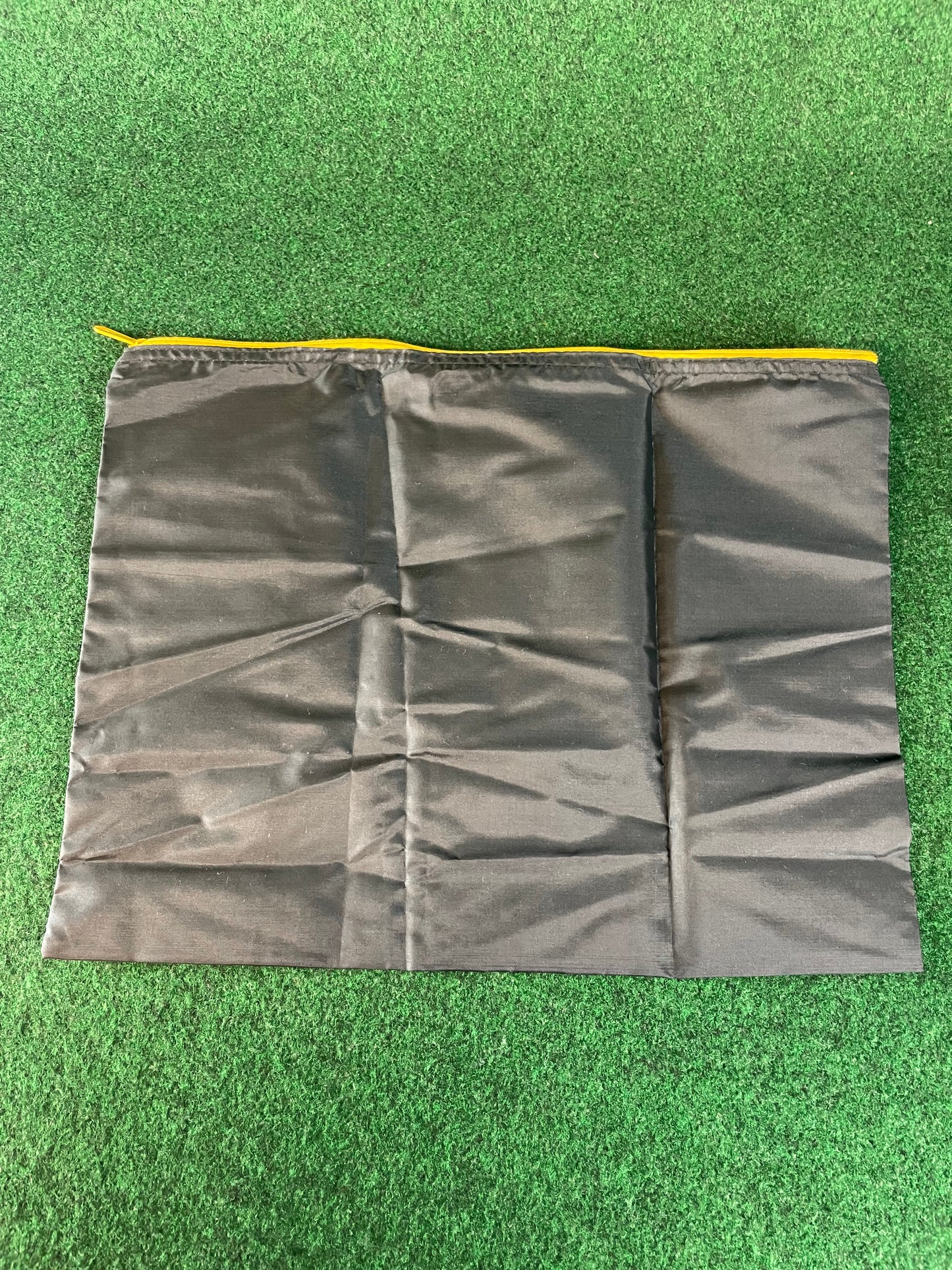Nissan Skyline R32 GTS-T Type M - Green and Yellow Zipper Bags Set