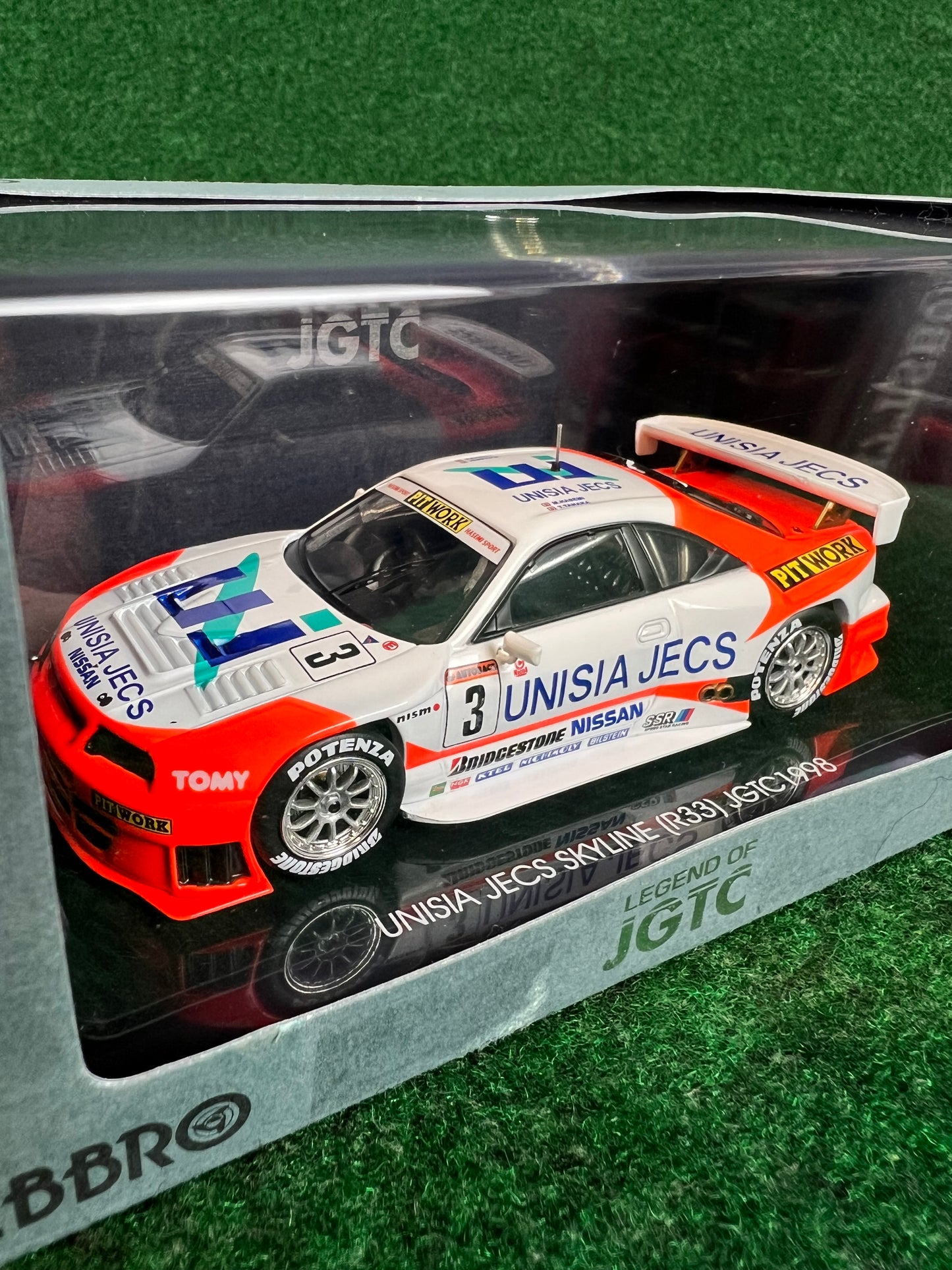 EBBRO Legends of JGTC - 1998 Unisia JECS Nissan Skyline R33 GTR 1/43 Scale Diecast