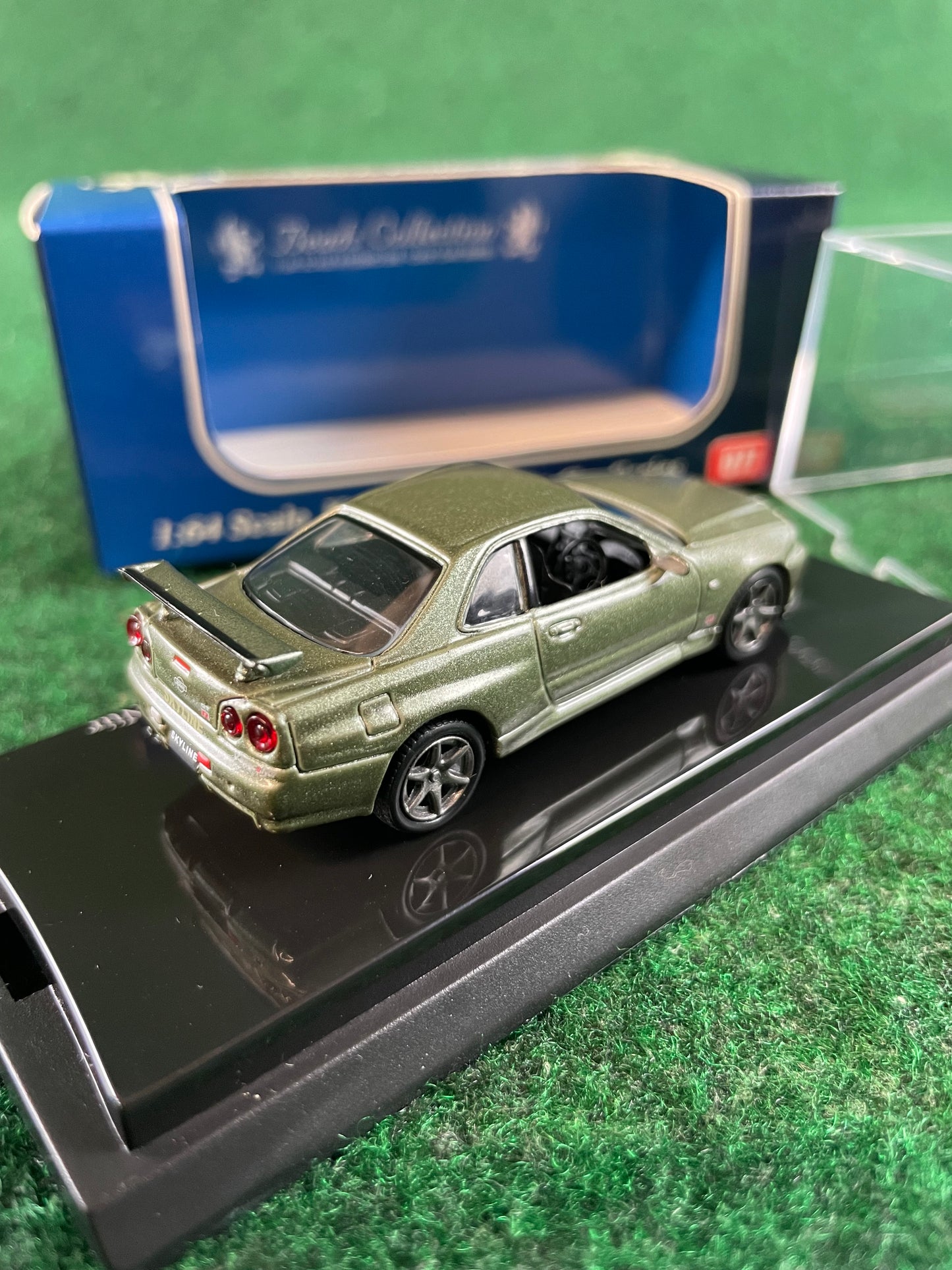 KYOSHO - Beads Collection Millennium Jade Nissan Skyline R34 VSPEC II Nur GT-R 1/64 Scale Diecast