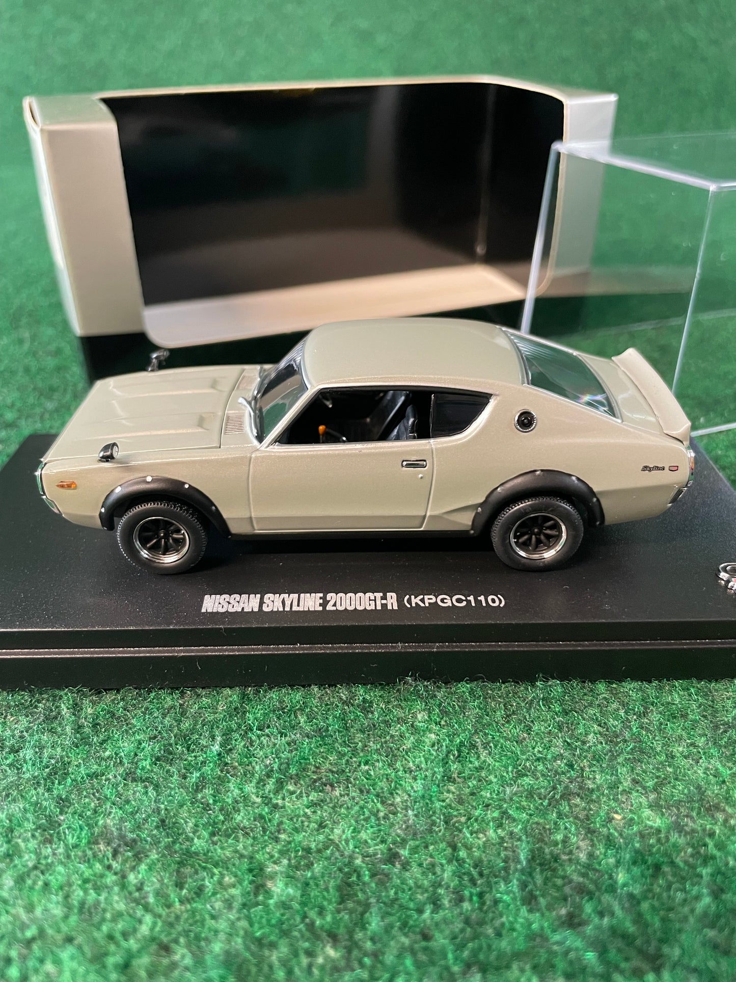 KYOSHO - Nissan Skyline Ken Mary GT-R KPGC110 Wide Wheel Version (Silver) 1/43 Scale Diecast