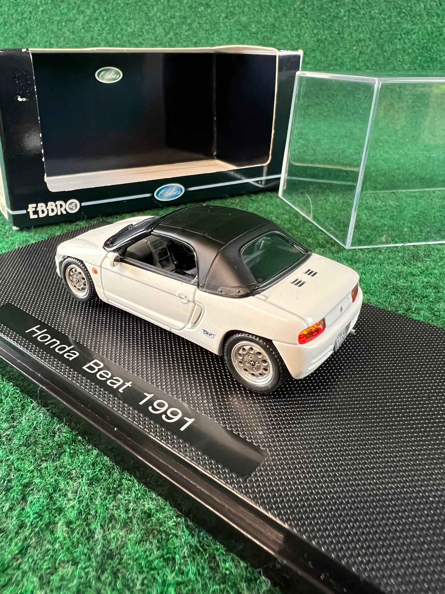EBBRO Oldies - 1991 Honda Beat White Convertible 1/43 Scale Diecast