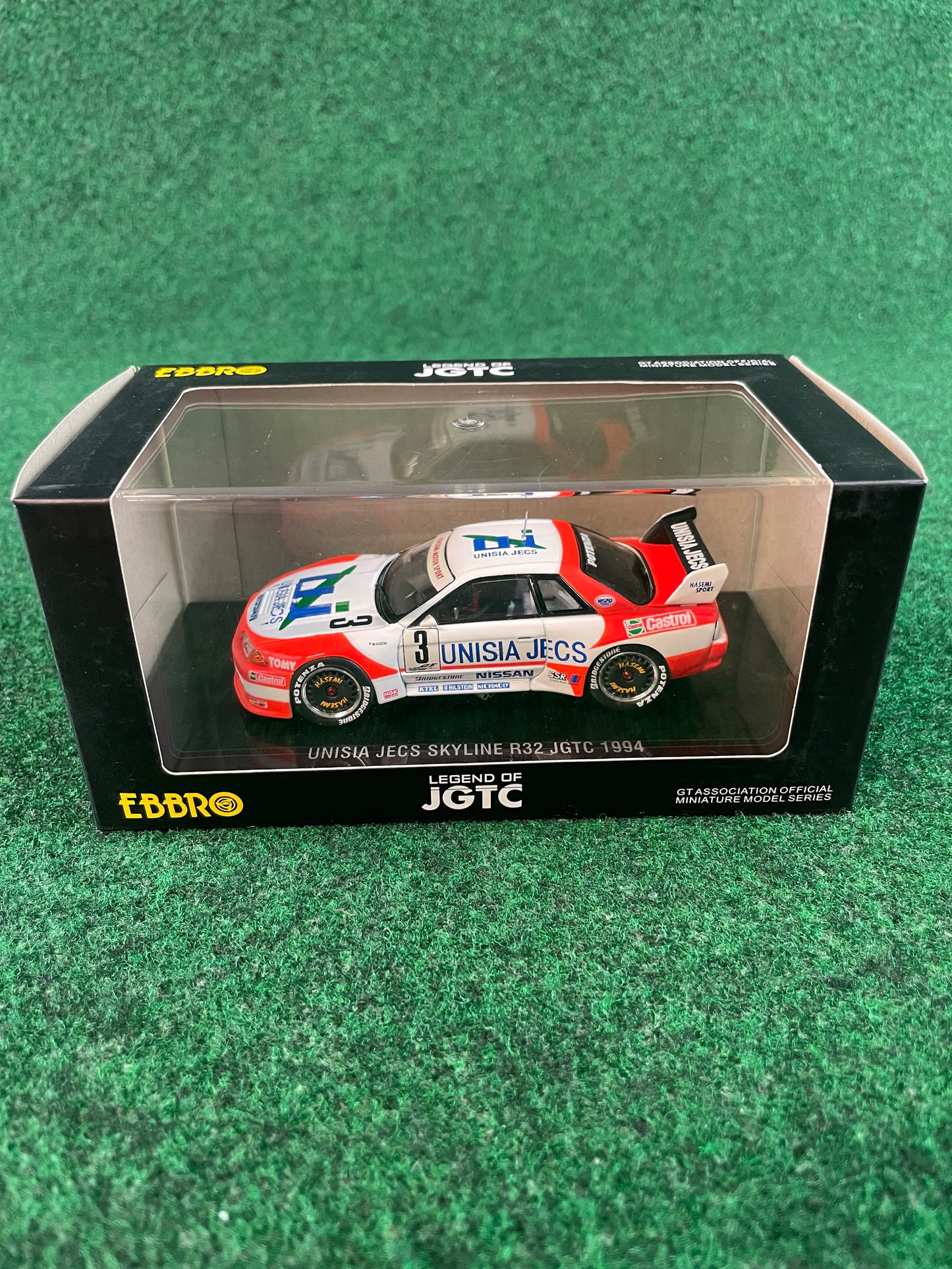 EBBRO Legends of JGTC - 1994 Unisia JECS Nissan Skyline R32 GTR 1/43 Scale Diecast