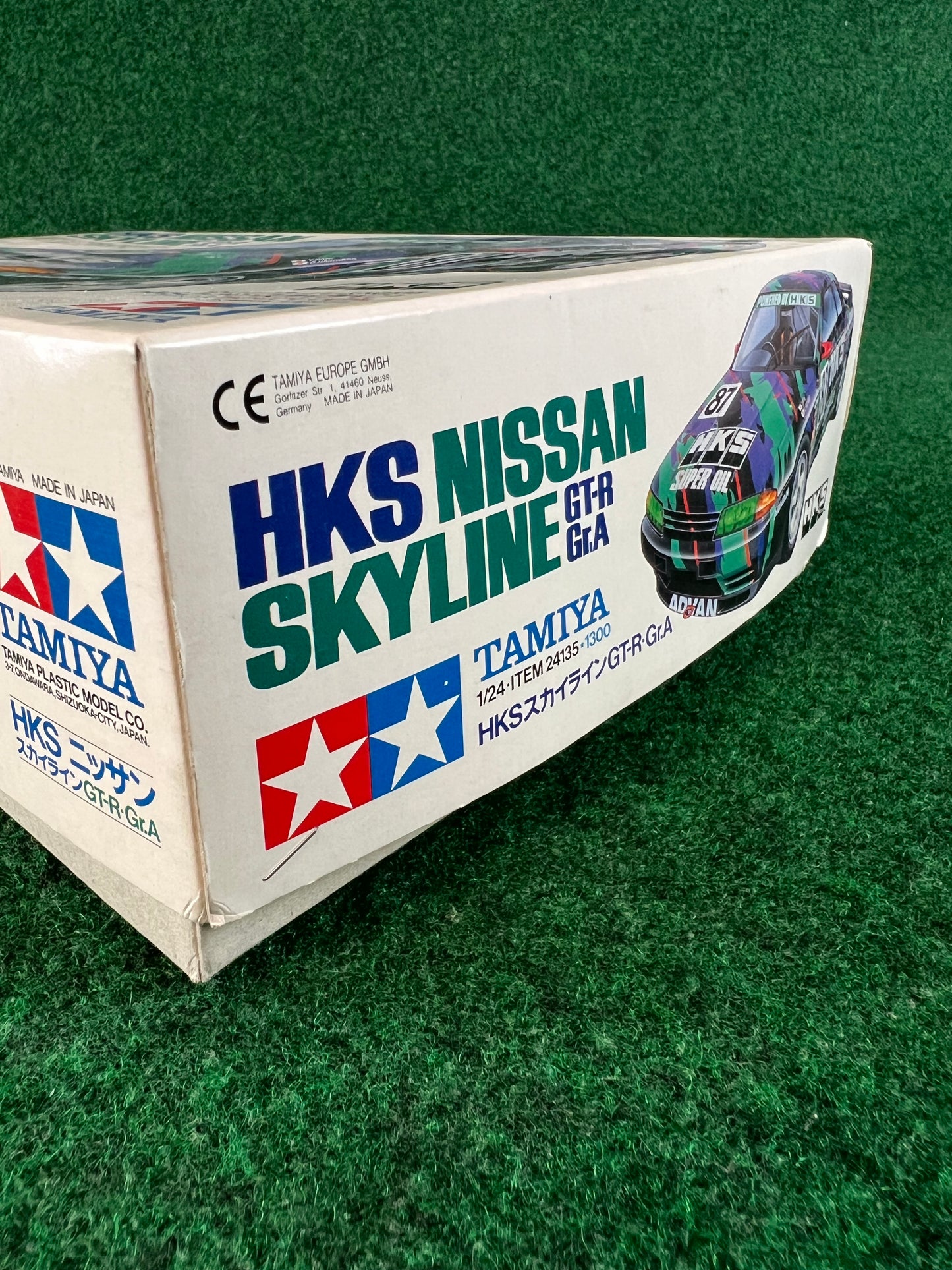 Tamiya - HKS Group A Nissan Skyline R32 GTR 1/24 Scale Model