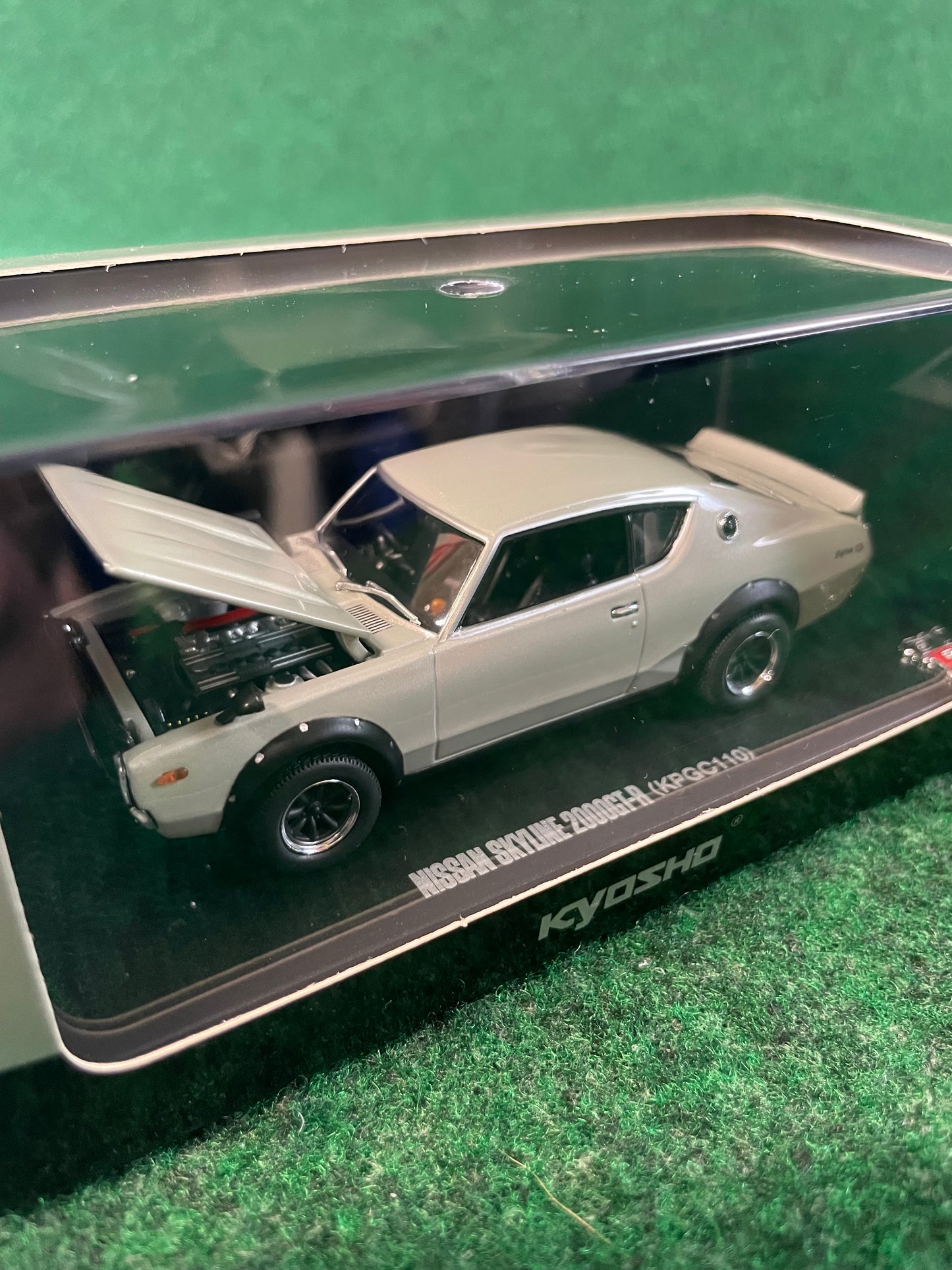 KYOSHO - Nissan Skyline Ken Mary GT-R KPGC110 Wide Wheel Version (Silver) 1/43 Scale Diecast