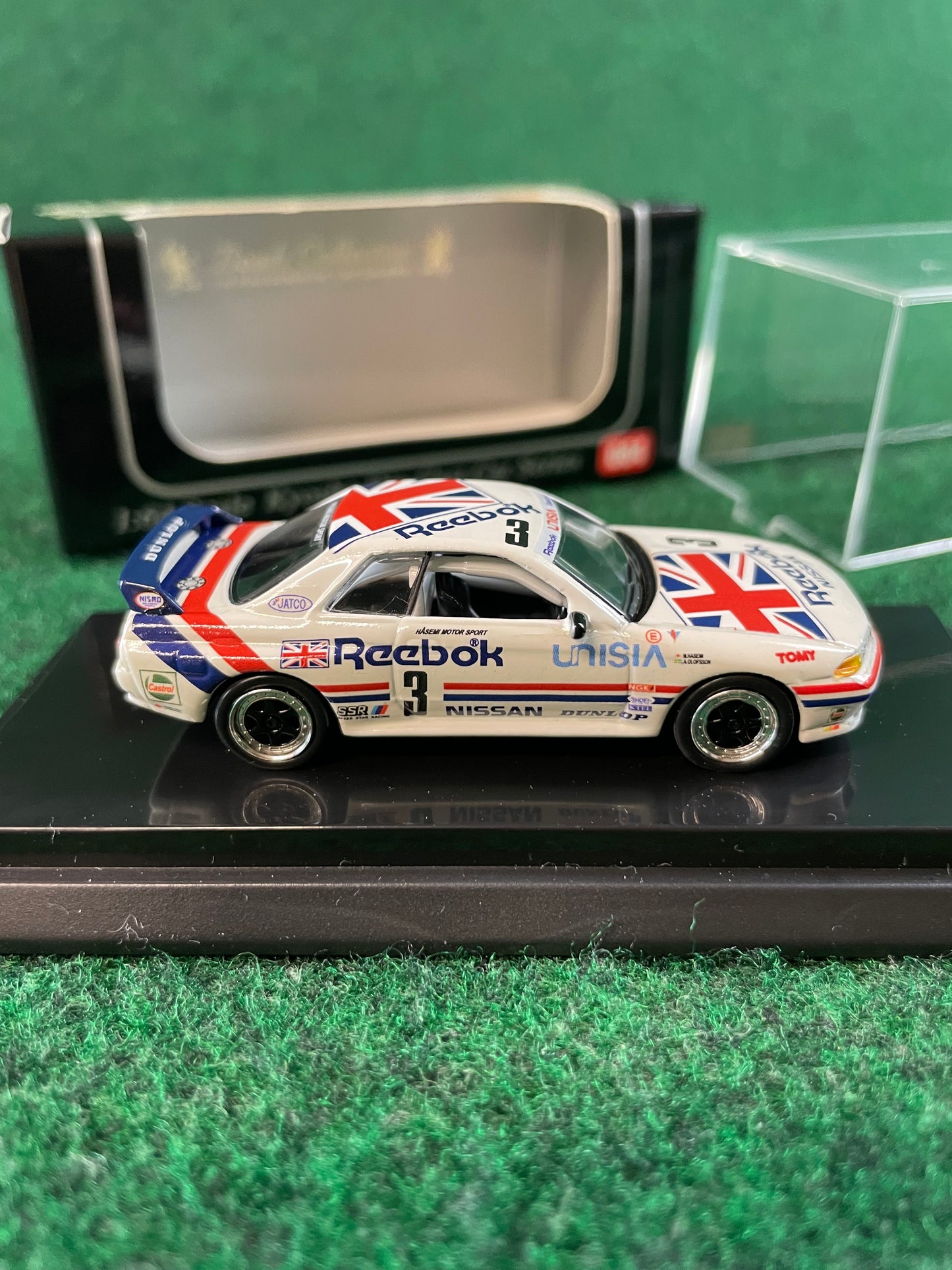 KYOSHO - Beads Collection 1990 & 1991 Reebok Nissan Skyline R32 GT-R 1/64 Scale Diecast Set