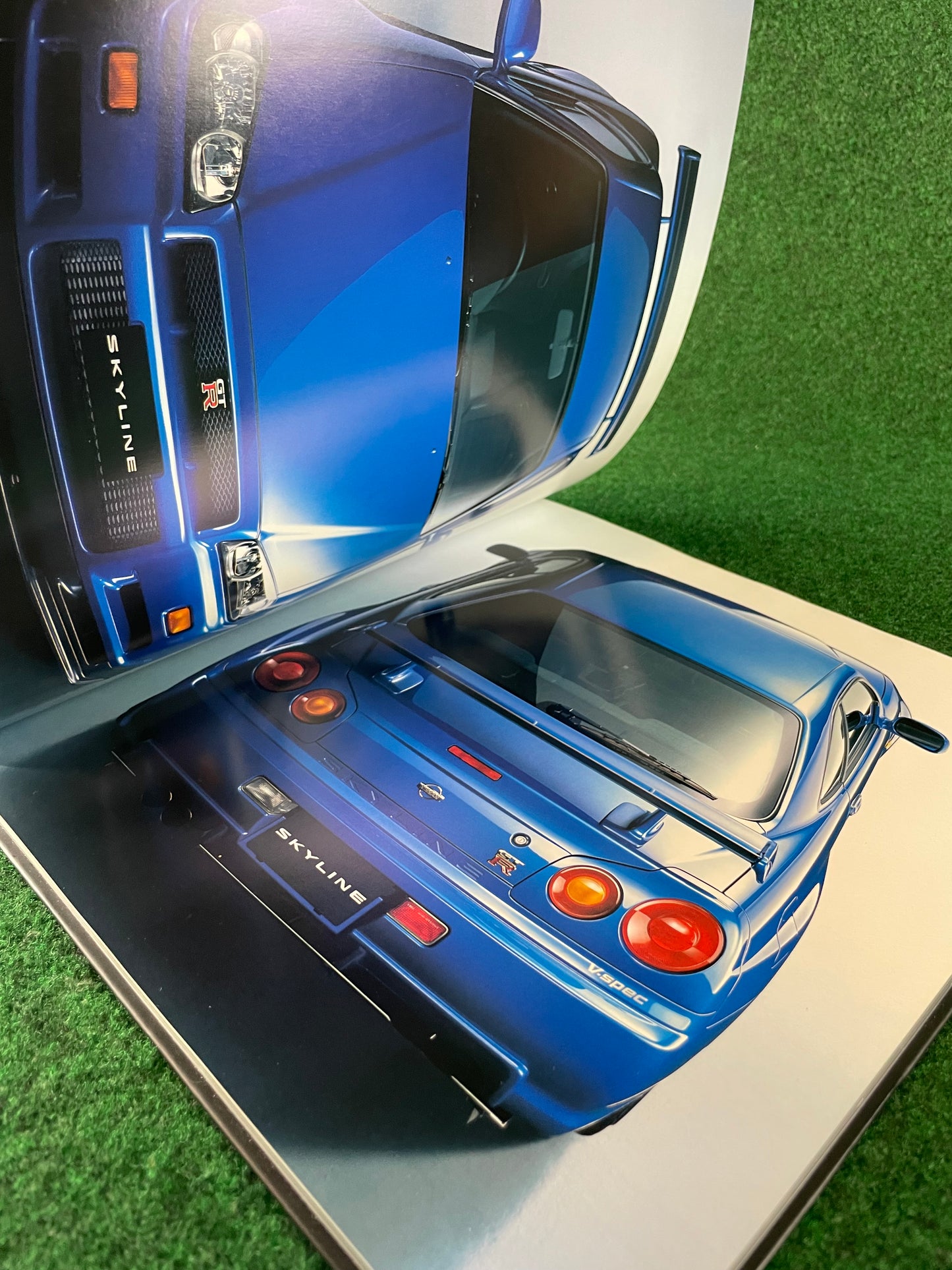 Nissan Skyline R34 GT-R - Japanese Dealer Hard Cover Book New Car Brochure