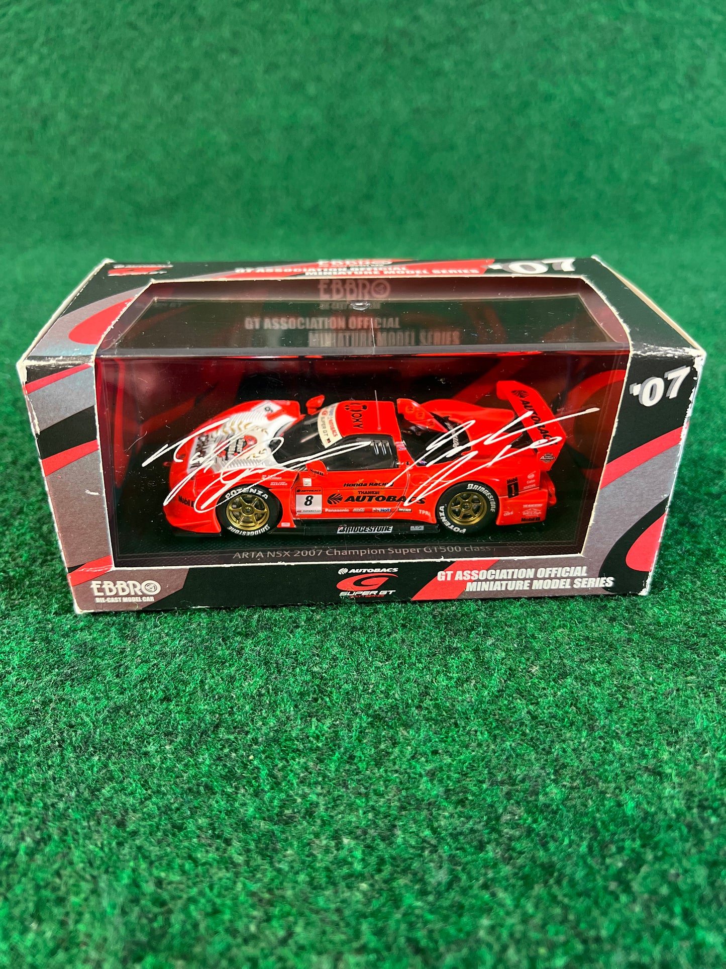 EBBRO - SuperGT 2007 ARTA NSX Championship Car with Signature Images 1/43 Scale Diecast