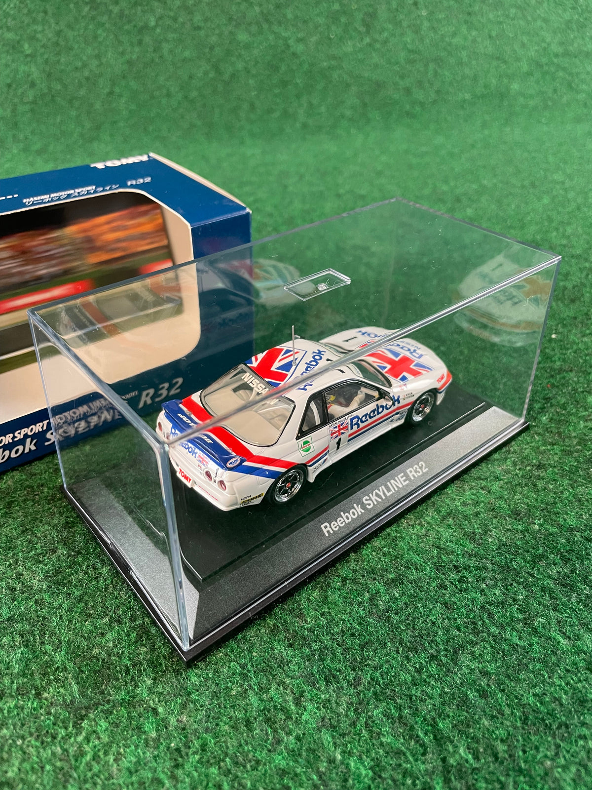 EBBRO TOMY Hasemi Motor Sport Reebok Nissan Skyline R32 GTR 1/43 Diecast