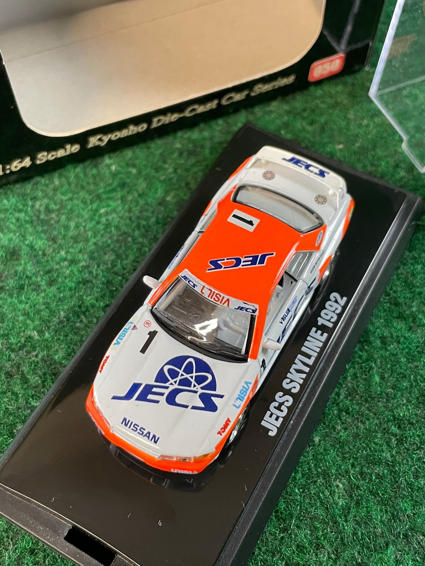 KYOSHO - Beads Collection 1992 & 1993 Unisia JECS Nissan Skyline R32 GT-R 1/64 Scale Diecast Set