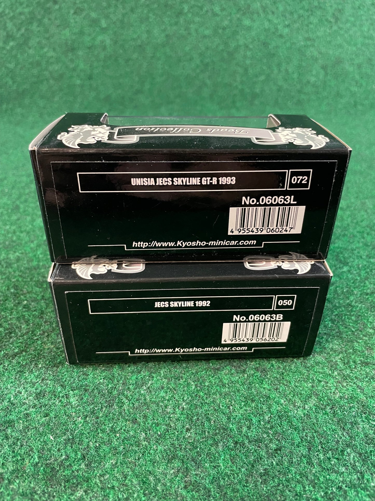 KYOSHO - Beads Collection 1992 & 1993 Unisia JECS Nissan Skyline R32 GT-R 1/64 Scale Diecast Set