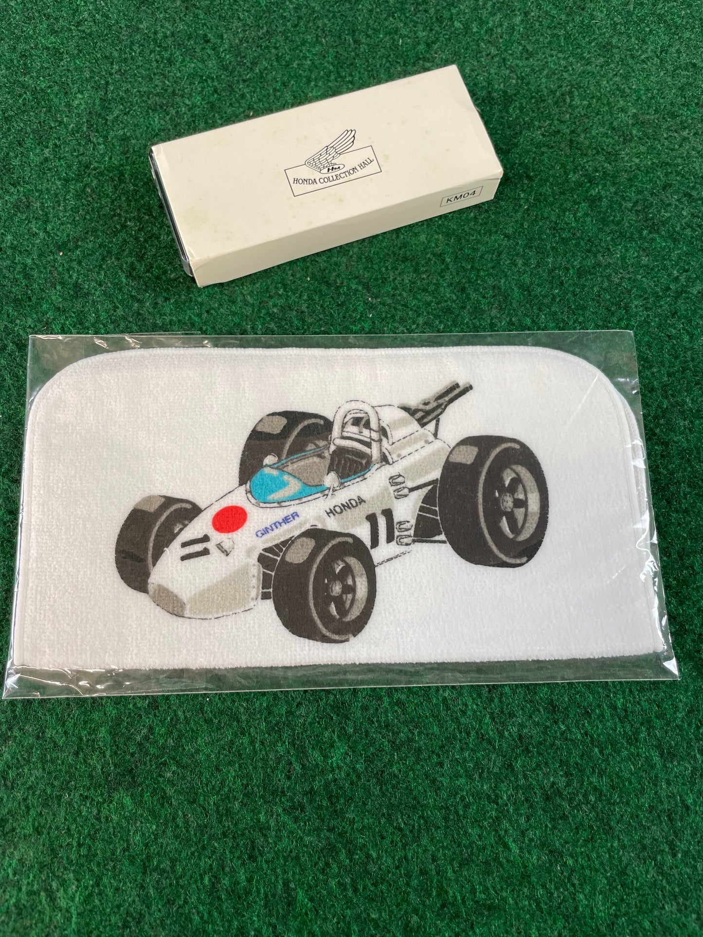 Honda RA272 Honda Collection Gold Keychain and Towel Set