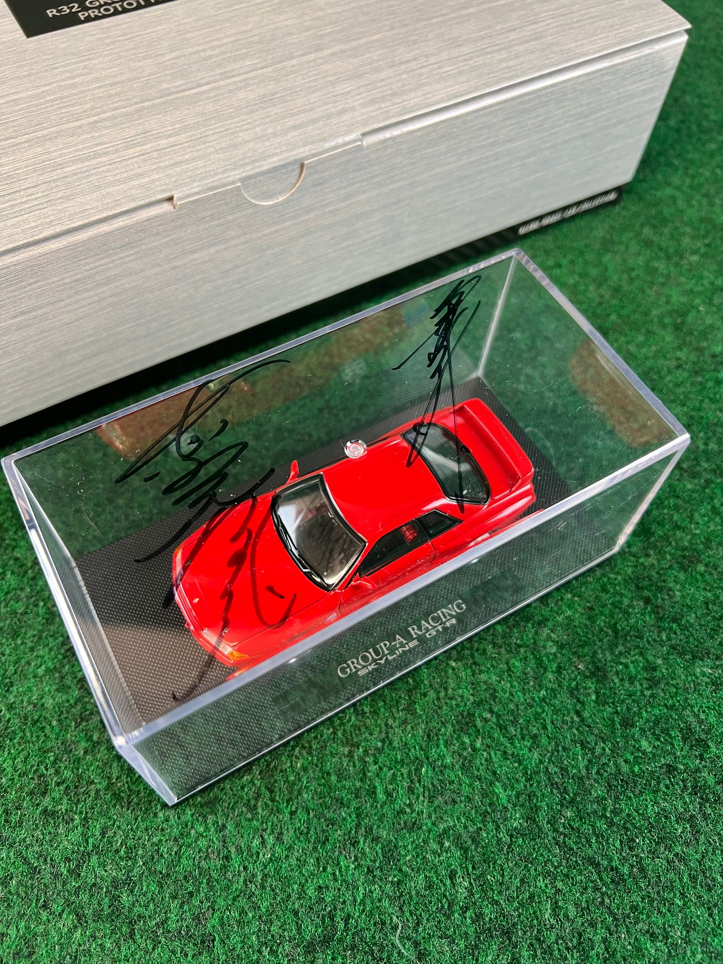 EBBRO - Nissan Skyline R32 GT-R Group A Prototype Limited Edition & Autographed 1/43 Scale Diecast Car