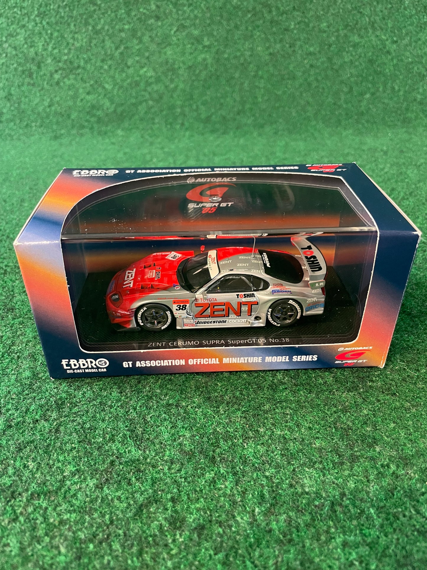 EBBRO - ZENT CERUMO 2005 Toyota Supra GT500 SuperGT No.38 1/43 Scale Diecast