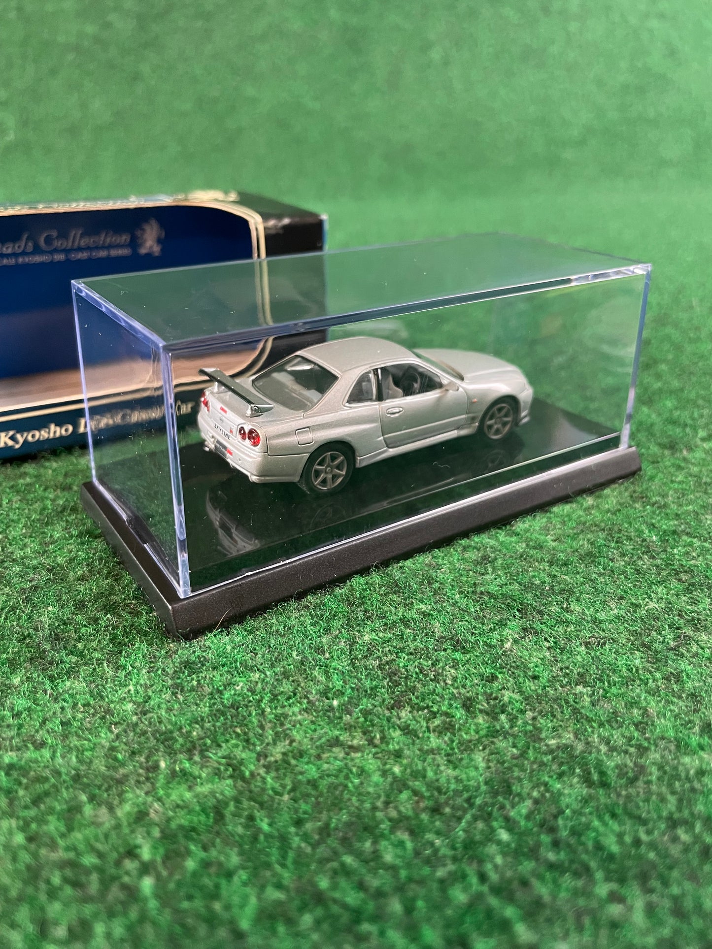 KYOSHO - Beads Collection Silver 1999 Nissan Skyline R34 GT-R 1/64 Scale Diecast