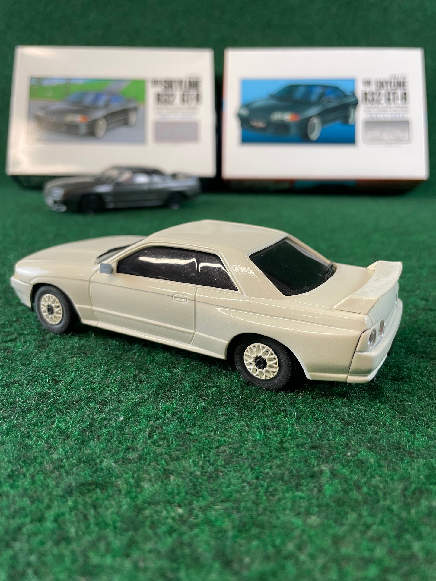 Owners Club - Nissan Skyline R32 GT-R Completed 1/32 Scale Plastic Model Cars