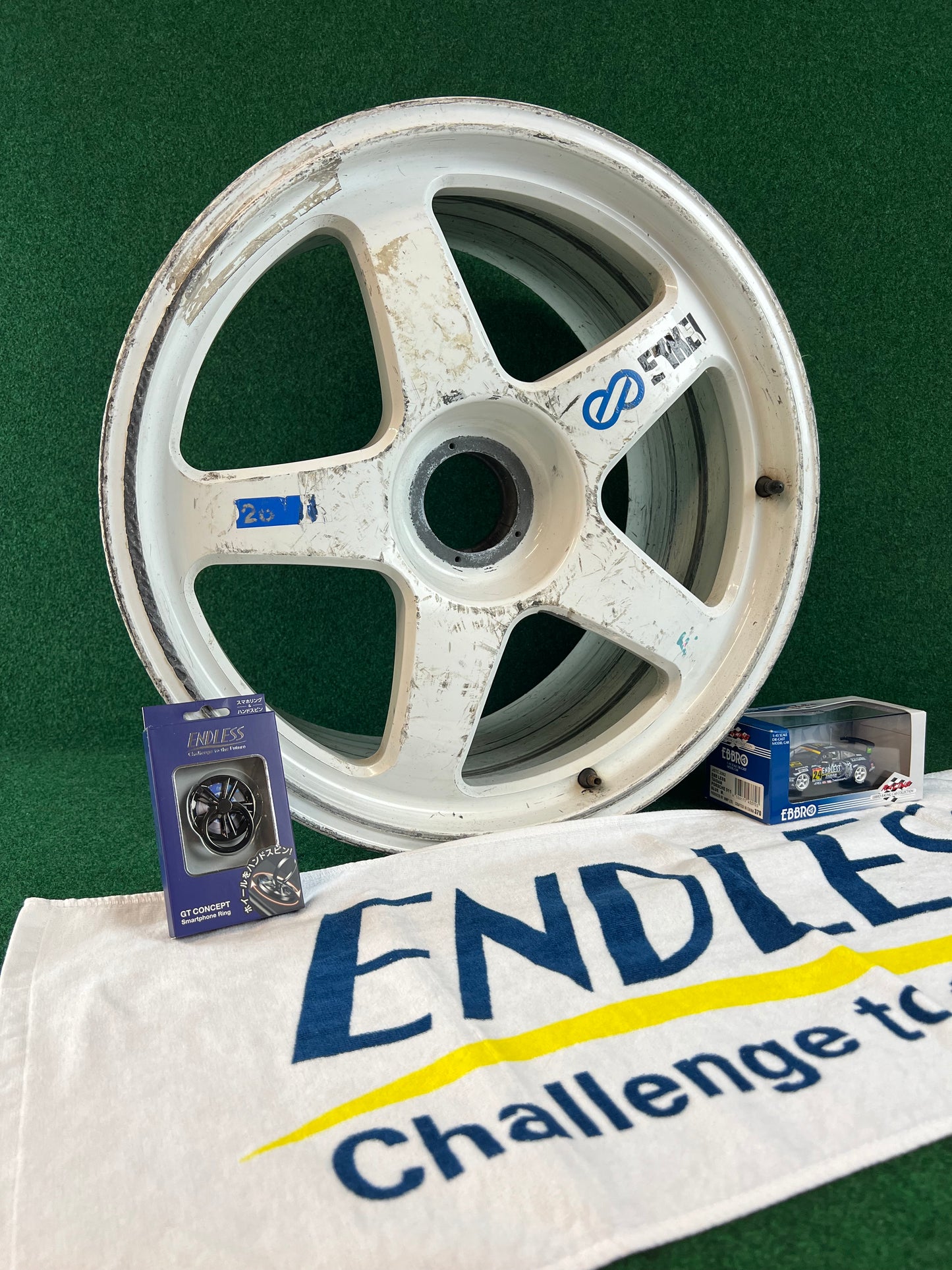 ENDLESS - 2004 Porsche 911 JGTC #26 Centerlock Race Wheel and Goods Set