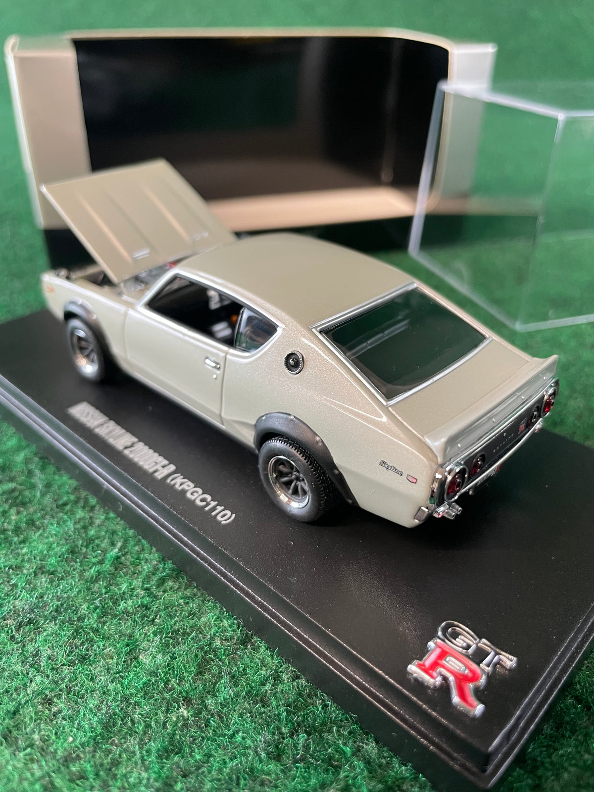 KYOSHO - Nissan Skyline Ken Mary GT-R KPGC110 Wide Wheel Version (Silver) 1/43 Scale Diecast