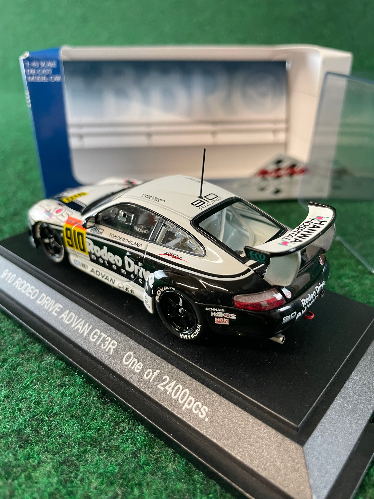EBBRO Racing Car Collection - JGTC 2002 Rodeo Drive Advan Porsche 911 GT3R 1/43 Scale Diecast