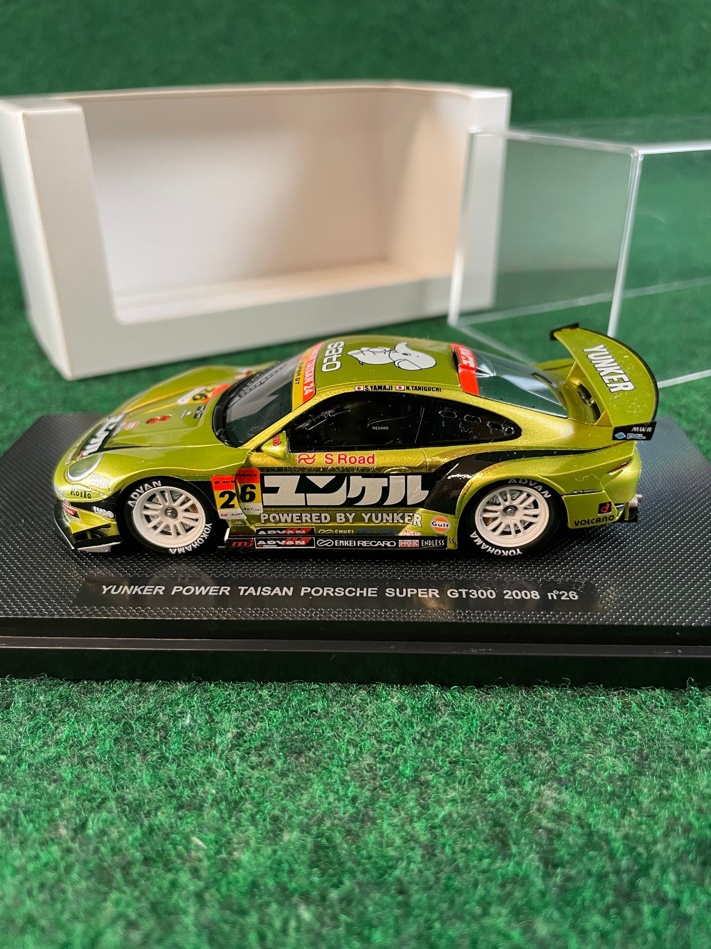 EBBRO Yunker Taisan SuperGT 2008 Porsche 911 GT3R 1/43 Scale Diecast