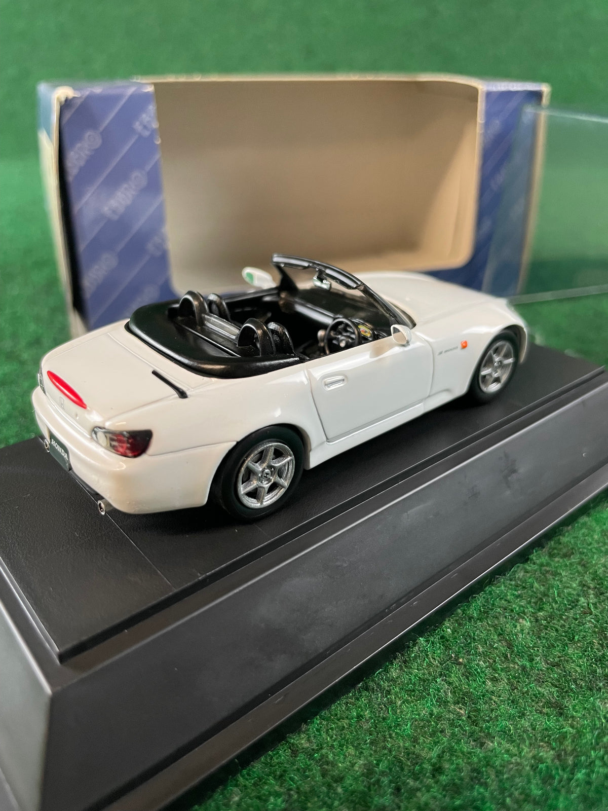 EBBRO 1999 Honda S2000 (Grand Prix White) 1/43 Scale Diecast