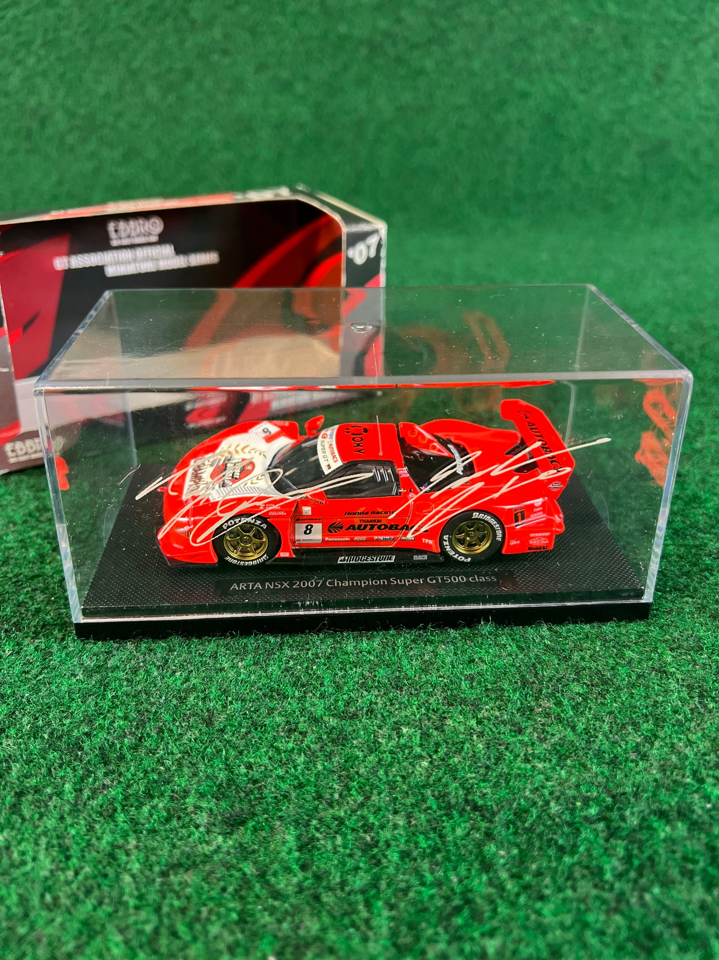 EBBRO - SuperGT 2007 ARTA NSX Championship Car with Signature Images 1/43 Scale Diecast
