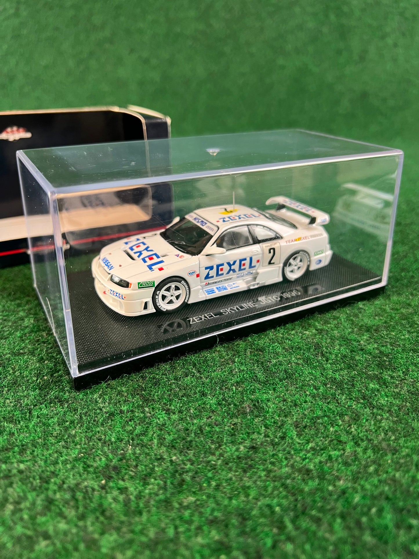 EBBRO Racing Car Collection - 1996 JGTC Zexel Nissan Skyline R33 GTR 1/43 Scale Diecast
