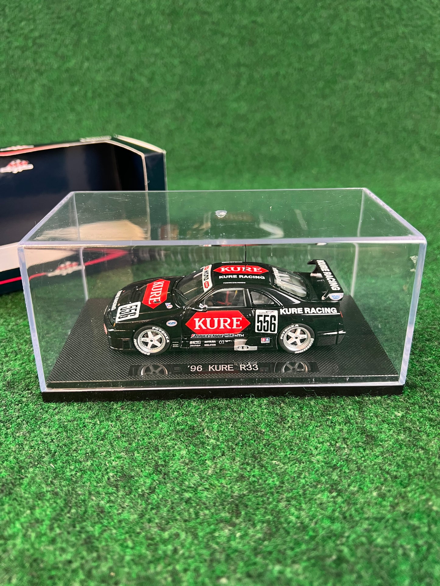 EBBRO Racing Collection - 1996 JGTC KURE 556 Nissan Skyline R33 GTR 1/43 Scale Diecast