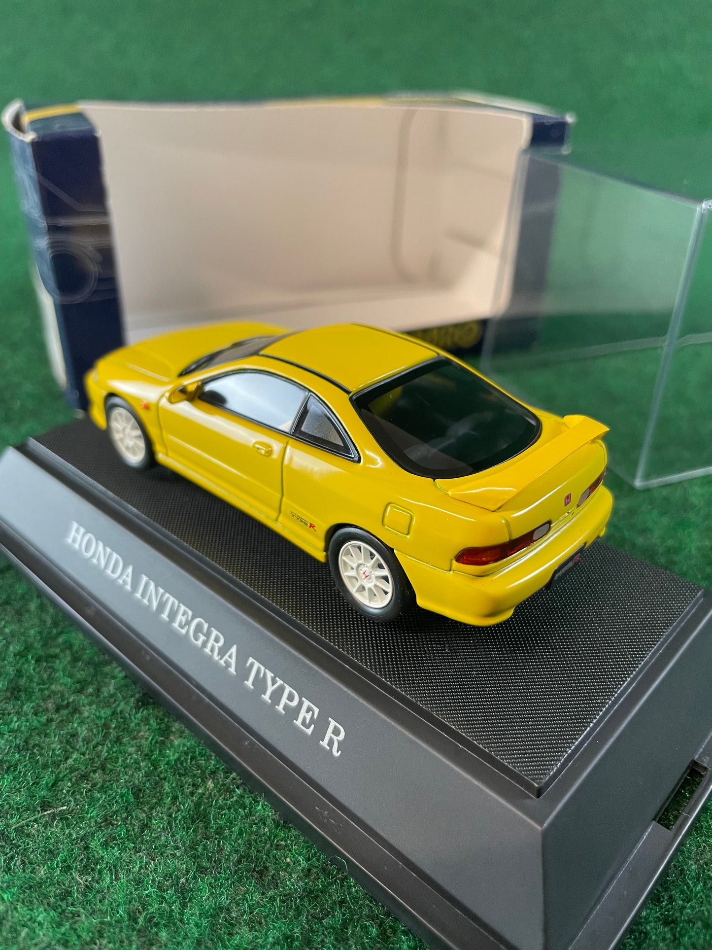 EBBRO Trendies Honda Integra Type R DC2 (Yellow) 1/43 Scale Diecast