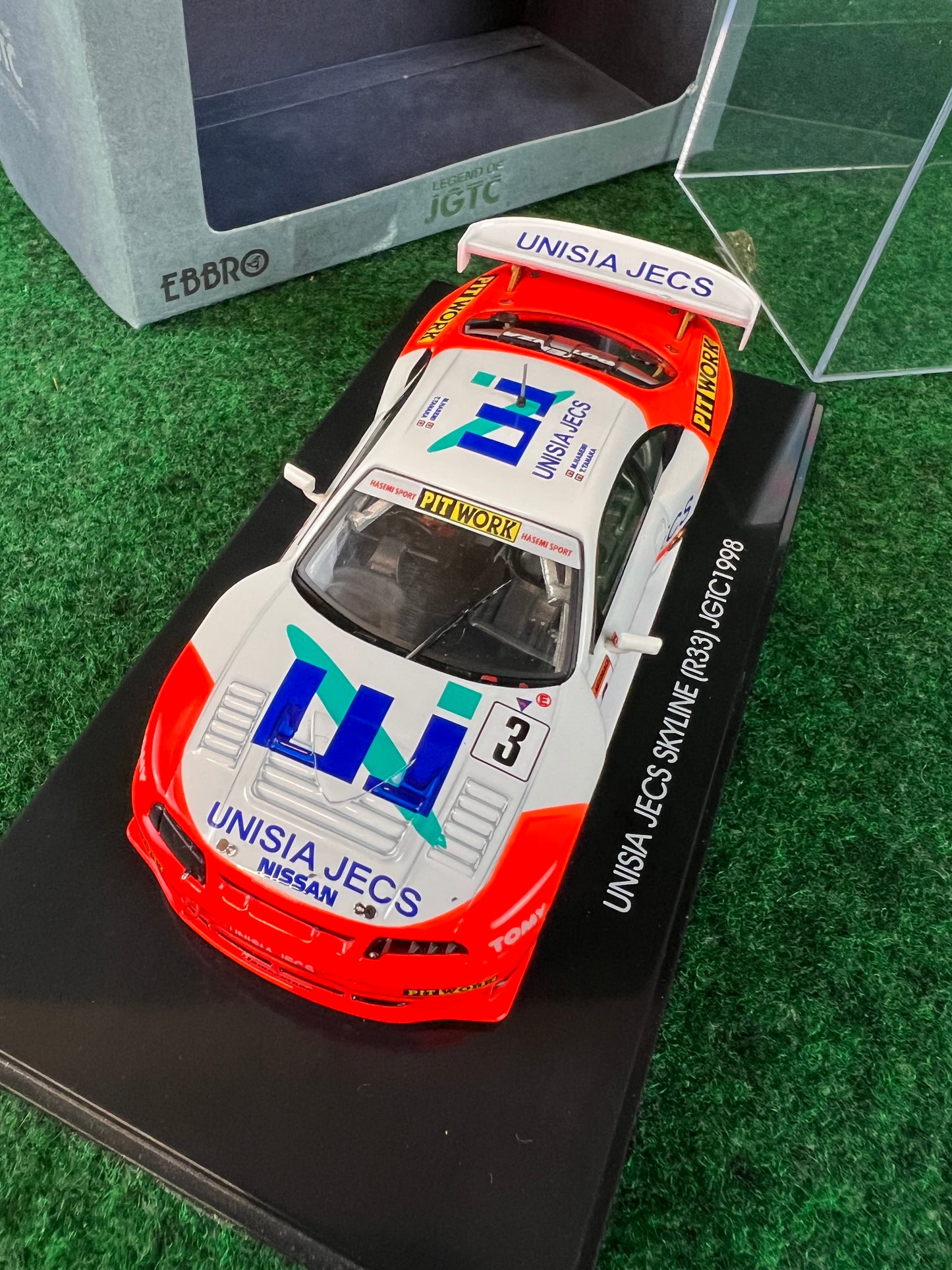 EBBRO Legends of JGTC - 1998 Unisia JECS Nissan Skyline R33 GTR 1/43 Scale Diecast