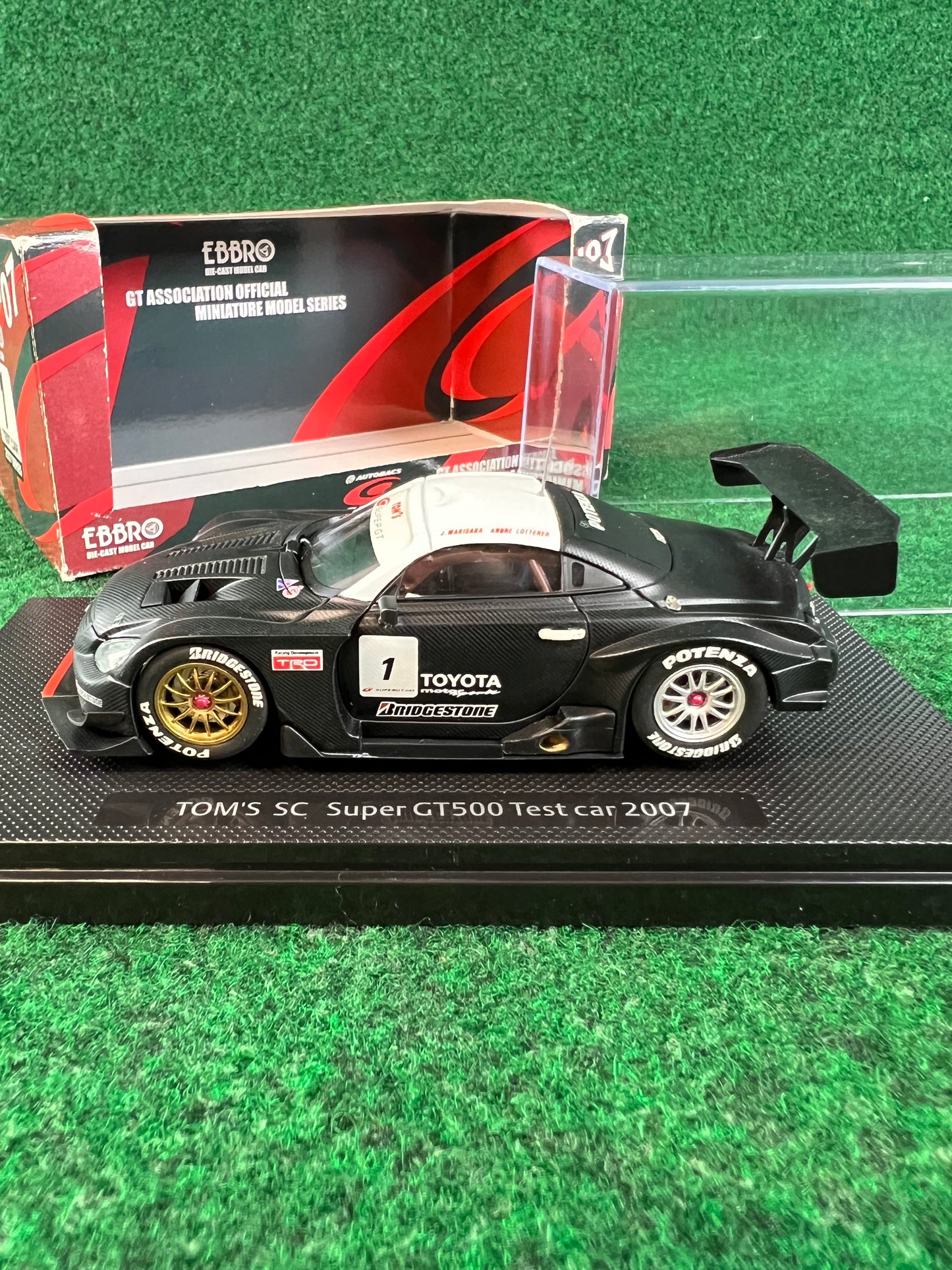 EBBRO - SuperGT 2007 Lexus SC SC430 Tom’s Test Car 1/43 Scale Diecast
