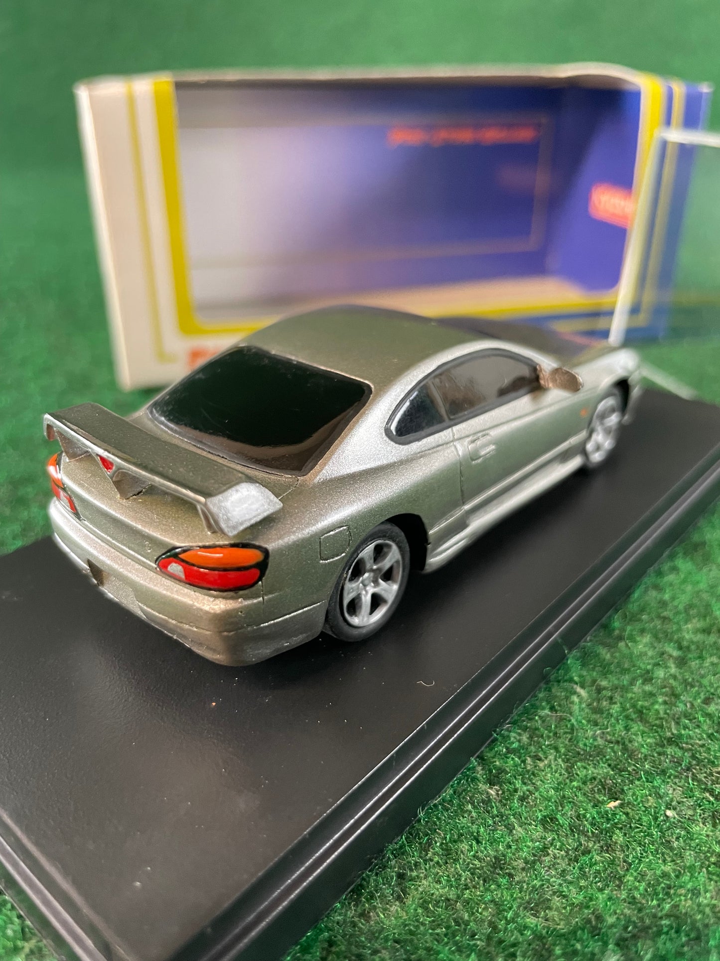 KYOSHO Poly-Stone Gallery Nissan Silvia S15 (Grey) 1/43 Scale Model Diecast Car