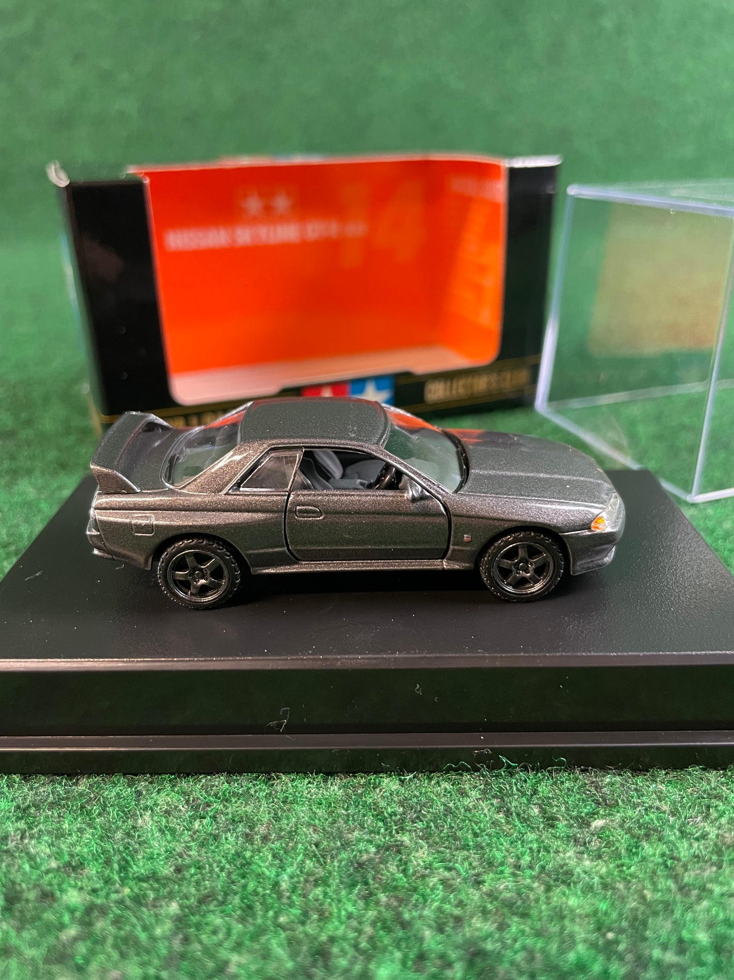TAMIYA - Collector’s Club Nissan Skyline R32 GT-R 1/64 Scale Diecast