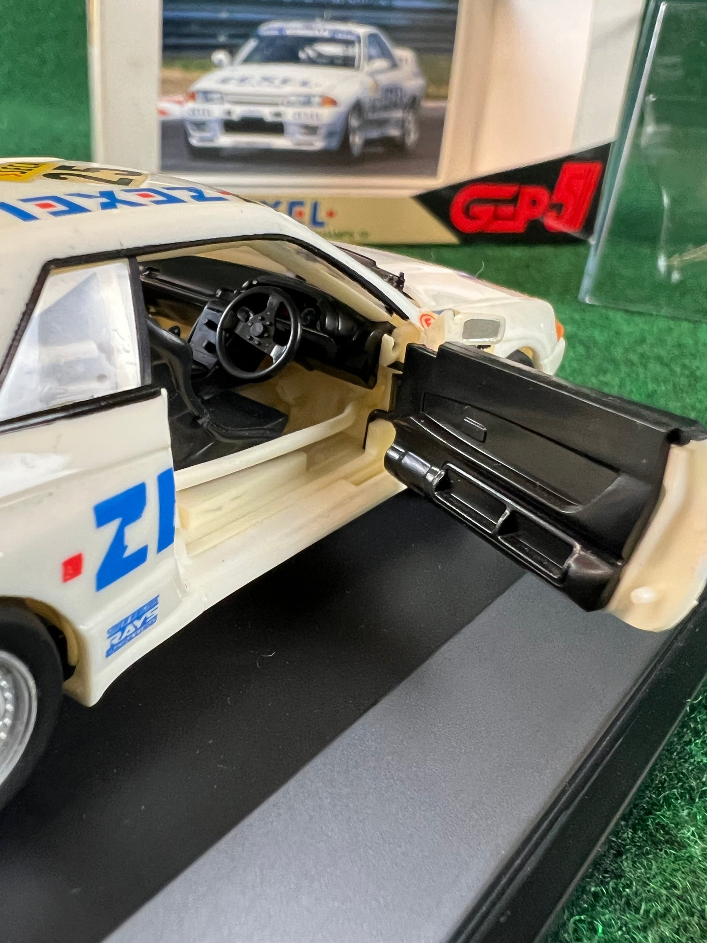 ROSSO - Zexel No. 25 WINNER OF 24hr SPA FRANCORCHAMPS '91 Nissan Skyline R32 GT-R 1/43 Scale Model Car