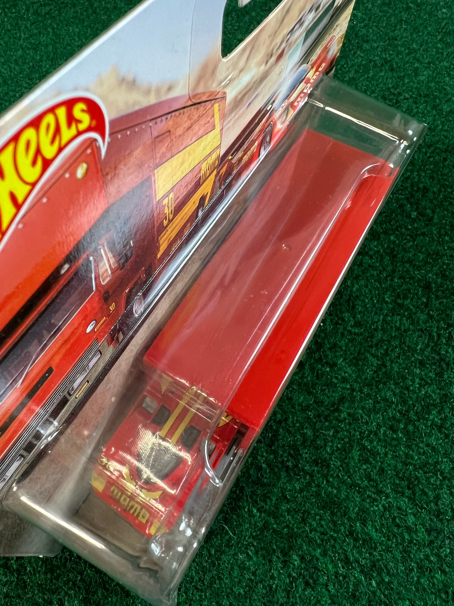 Hot Wheels - Team Transport Porsche 962 Fleet Flyer ￼