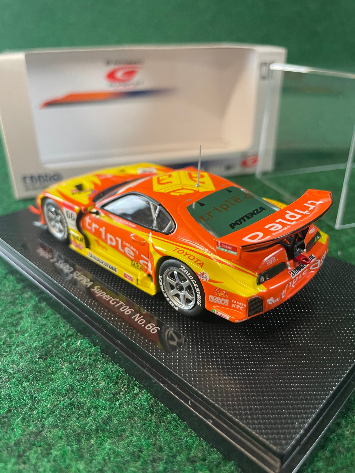 EBBRO -  SuperGT 2006 triple a SARD Toyota Supra No. 66 1/43 Scale Diecast
