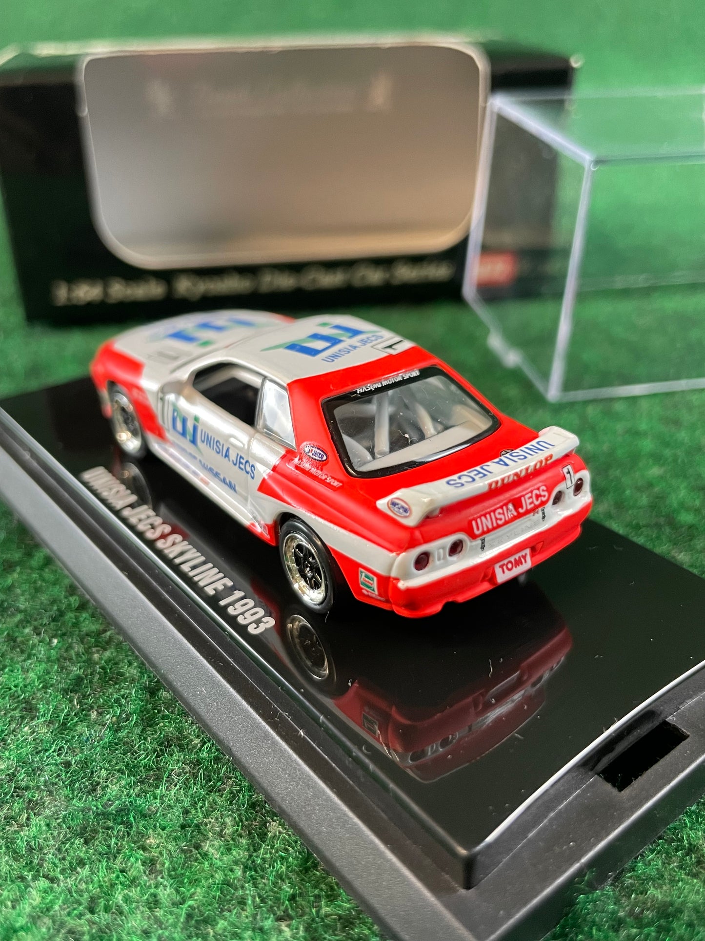 KYOSHO - Beads Collection 1992 & 1993 Unisia JECS Nissan Skyline R32 GT-R 1/64 Scale Diecast Set