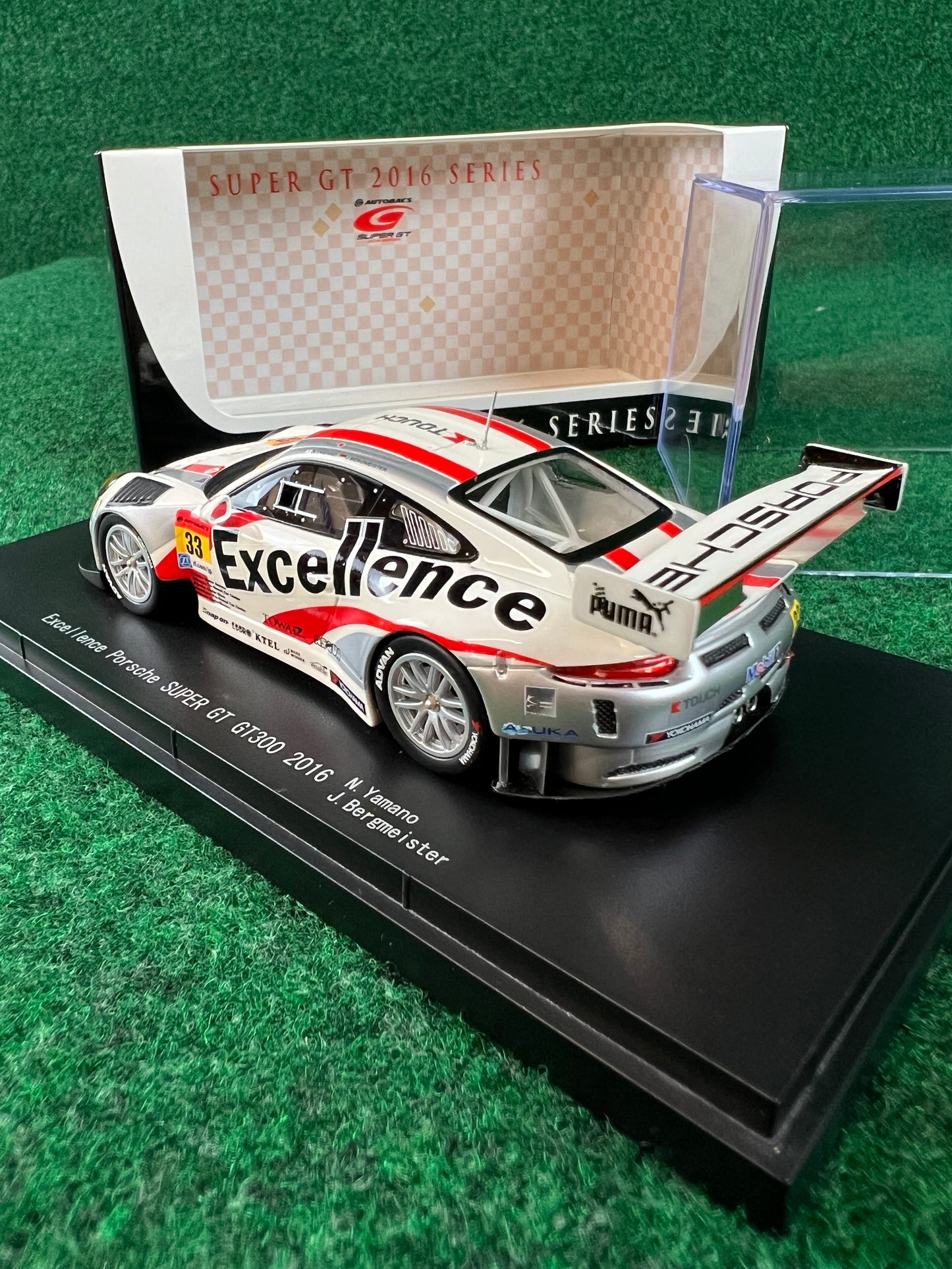 EBBRO - SUPER GT 2016 Excellence Porsche 911 GT300 No. 33 1/43 Scale Diecast