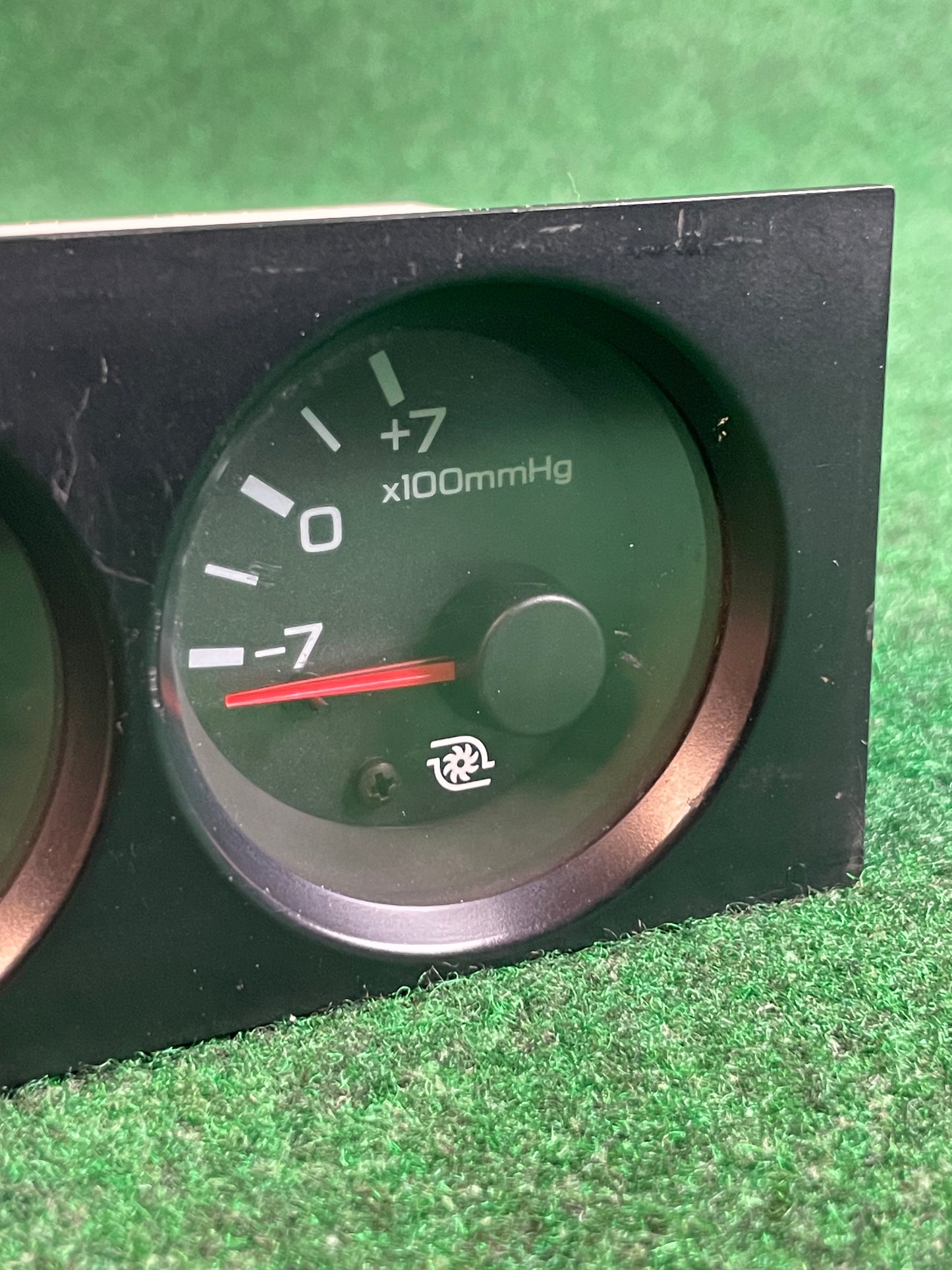 Nissan Skyline R32 GT-R Factory JDM Center Dash Triple Gauge Cluster
