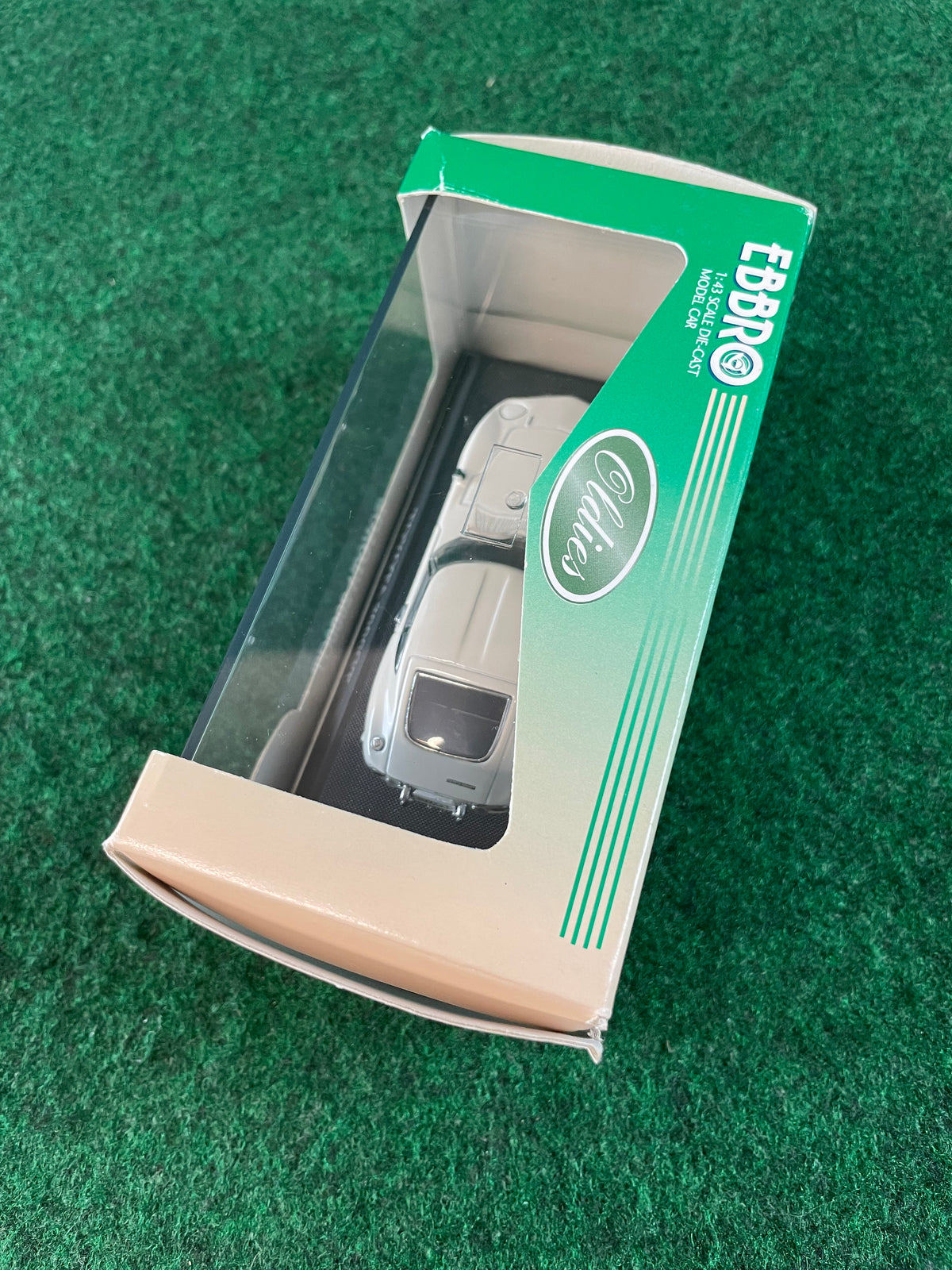 EBBRO - Toyota 2000GT White 1/43 Scale Diecast