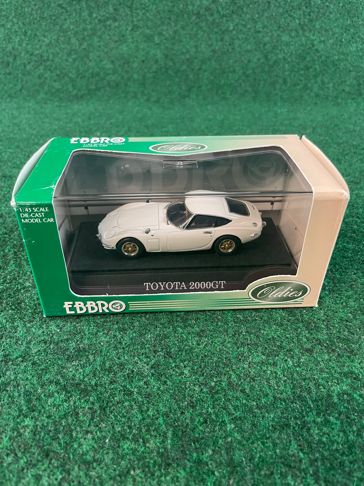 EBBRO - Toyota 2000GT White 1/43 Scale Diecast